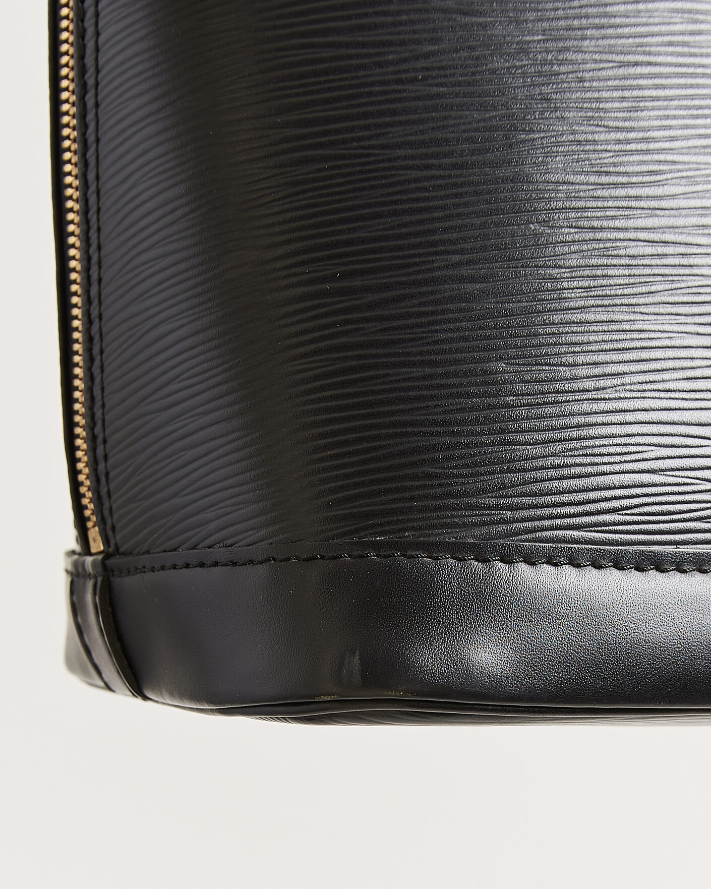 Herr | Pre-Owned & Vintage Bags | Louis Vuitton Pre-Owned | Alma PM Bag Epi Leather Black