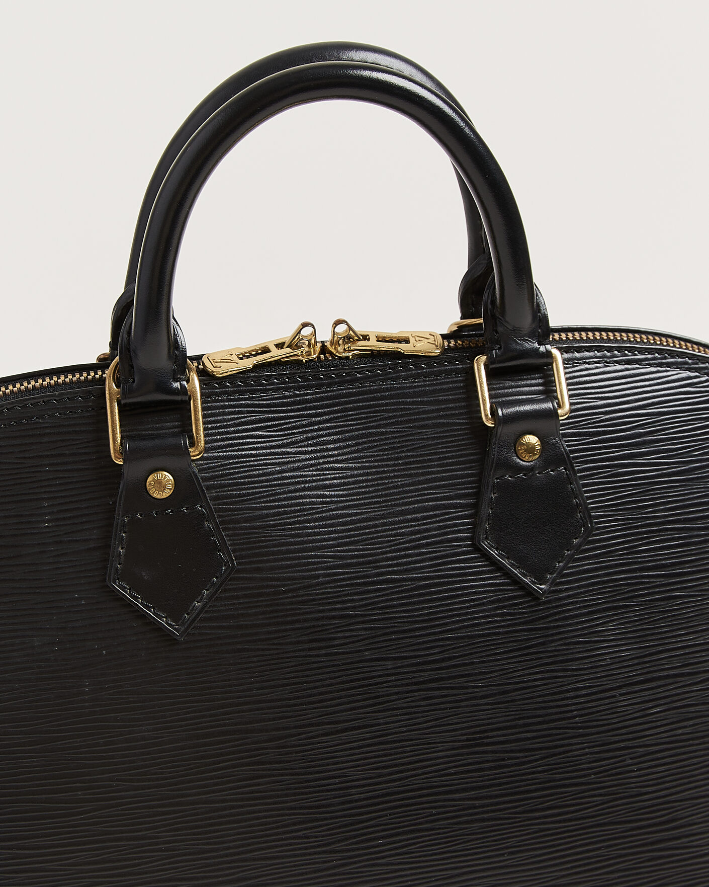 Herr | Pre-Owned & Vintage Bags | Louis Vuitton Pre-Owned | Alma PM Bag Epi Leather Black