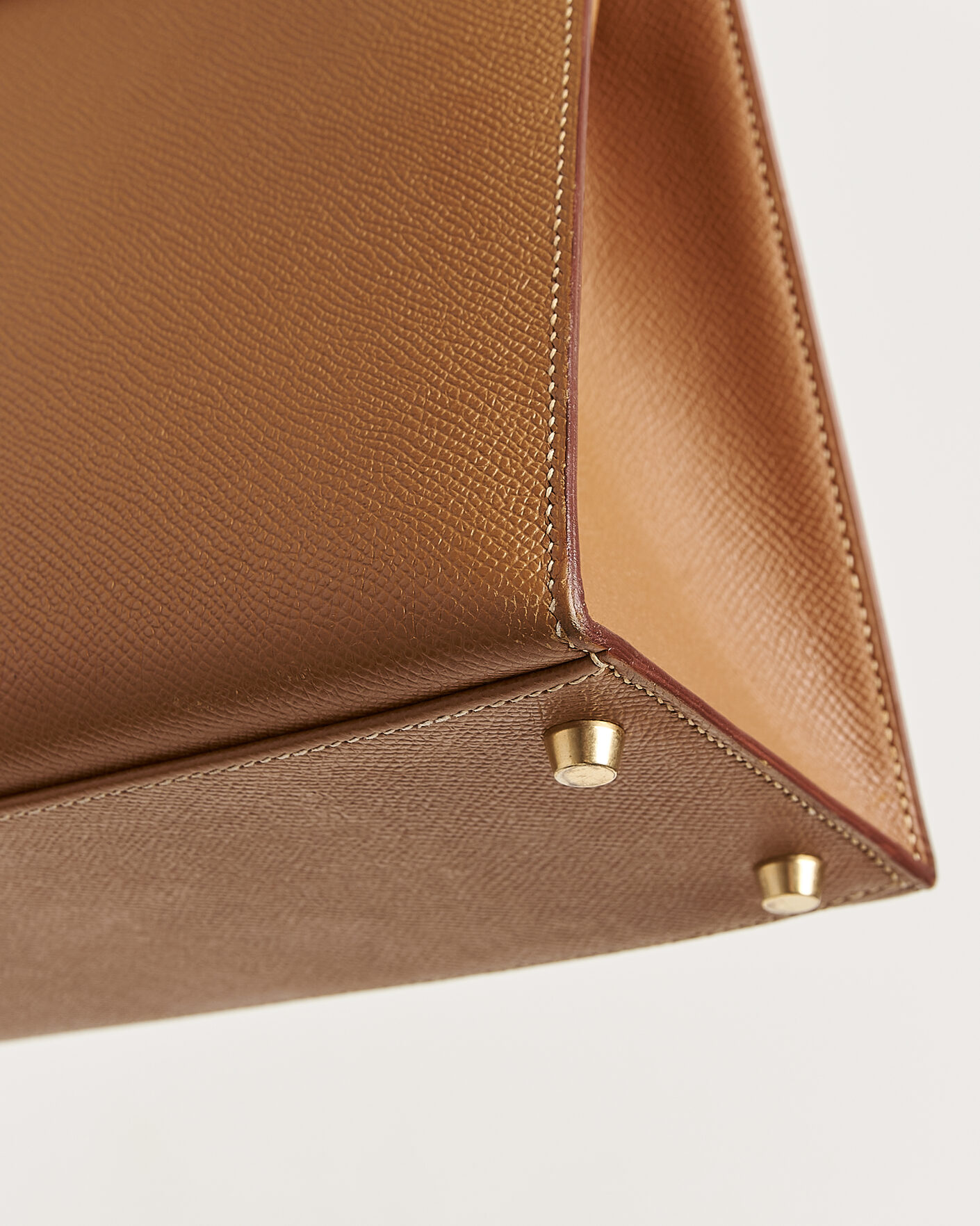 Herr | Pre-Owned & Vintage Bags | Hermès Pre-Owned | Kelly 32 Courchevel Leather Gold