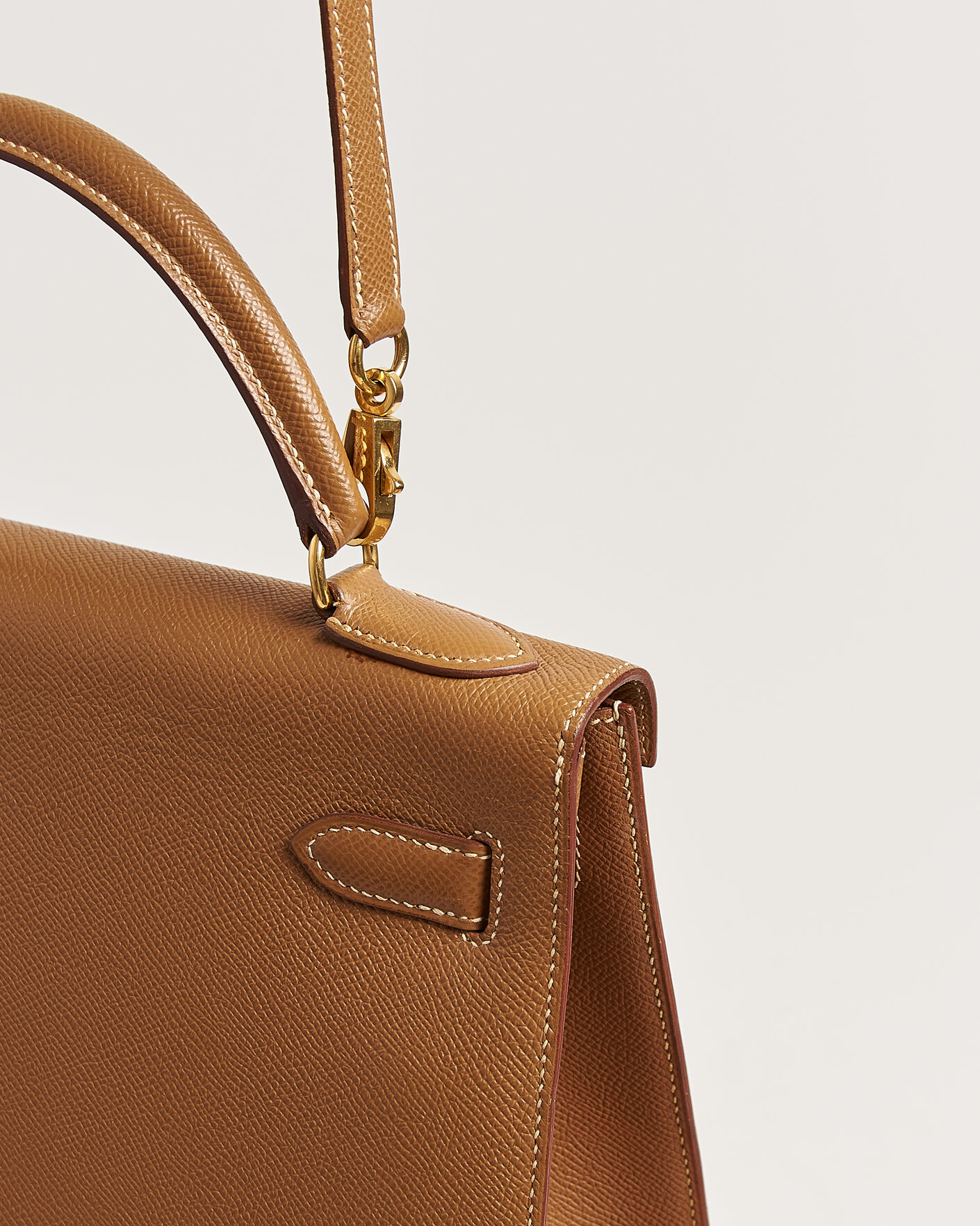 Herr | Pre-Owned & Vintage Bags | Hermès Pre-Owned | Kelly 32 Courchevel Leather Gold