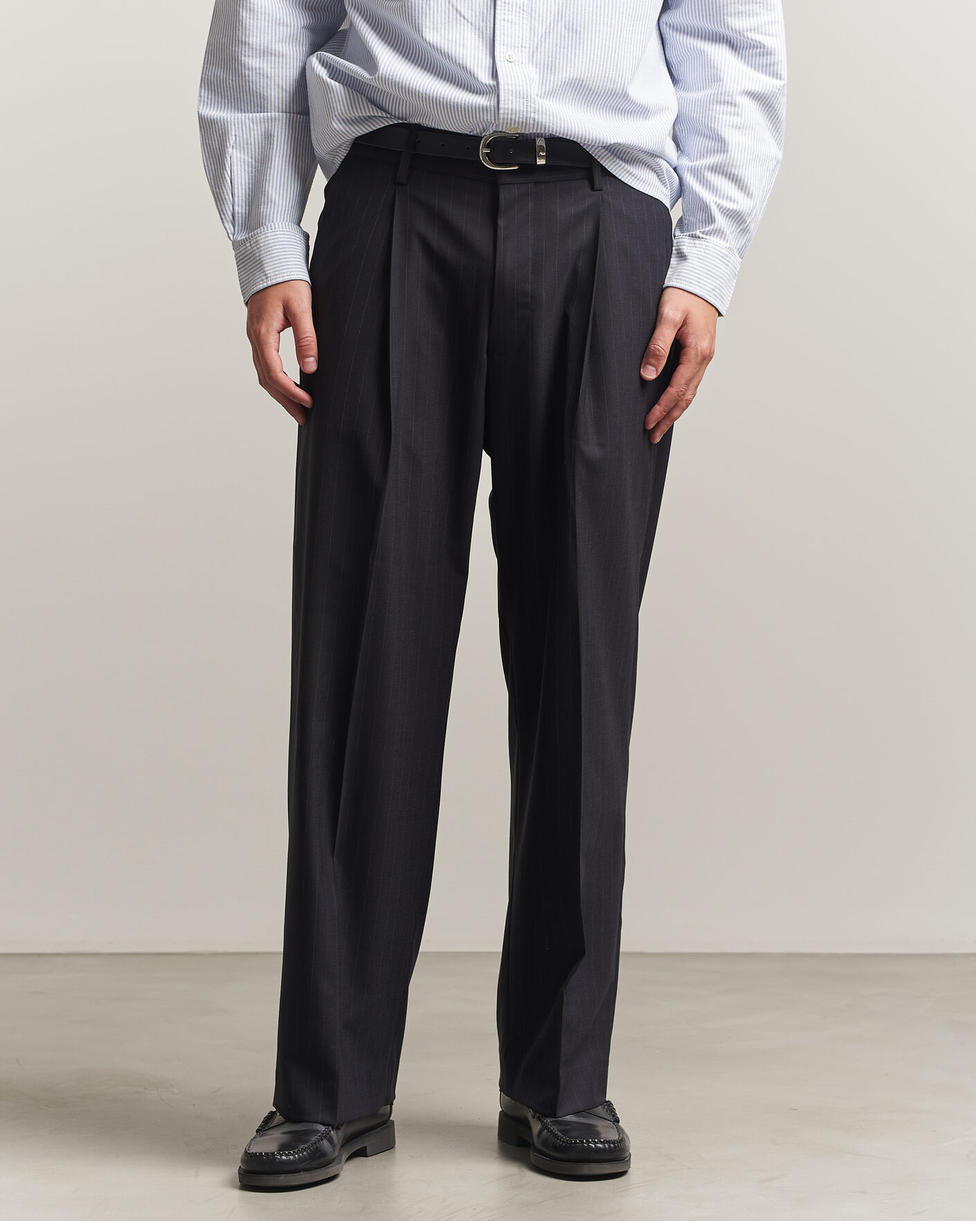Herr | Byxor | NN07 | Kay Pinstriped Pleated Trousers Navy Blue