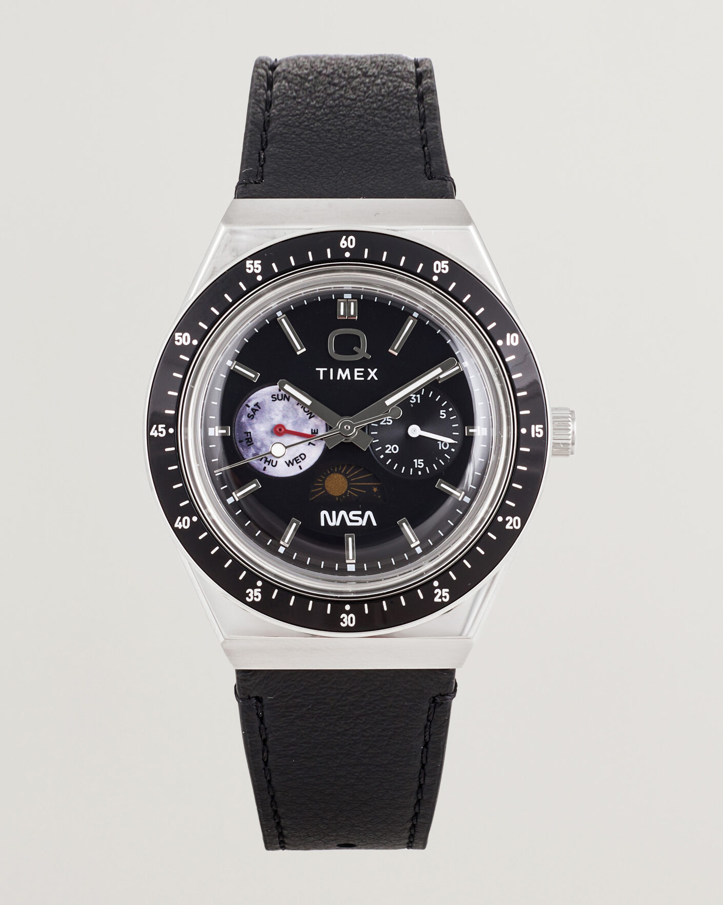 Herr | Timex Q Timex x NASA Luminous Leather Strap 40mm Black Dial | Timex | Q x NASA Luminous Leather Strap 40mm Black Dial