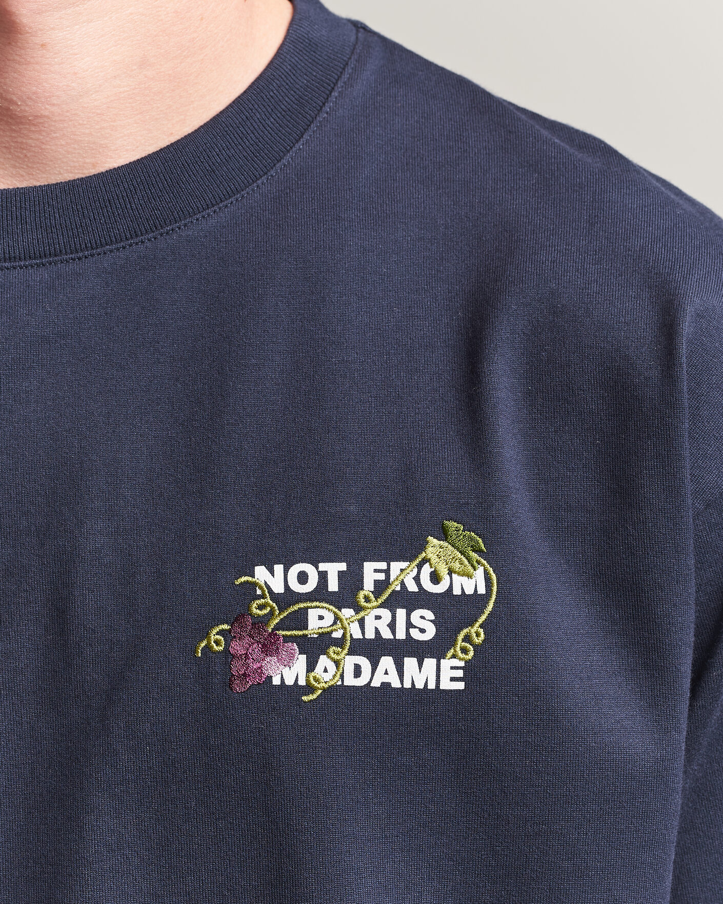 Herr | T-Shirts | Drôle de Monsieur | Vine Embroidered Slogan T-Shirt Navy