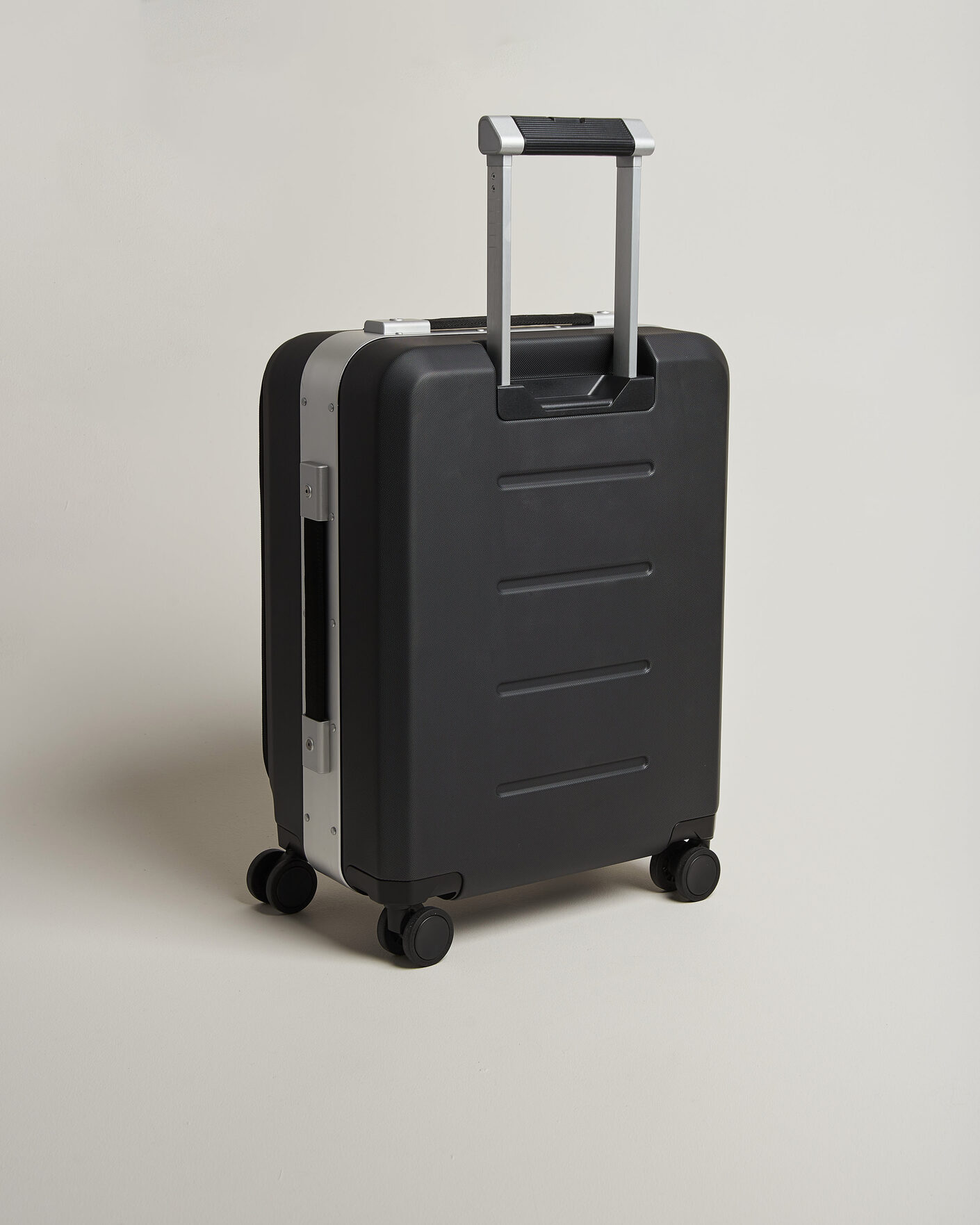 Herr | Väskor | DB | Ramverk Pro Front-Access Carry On Silver/Black