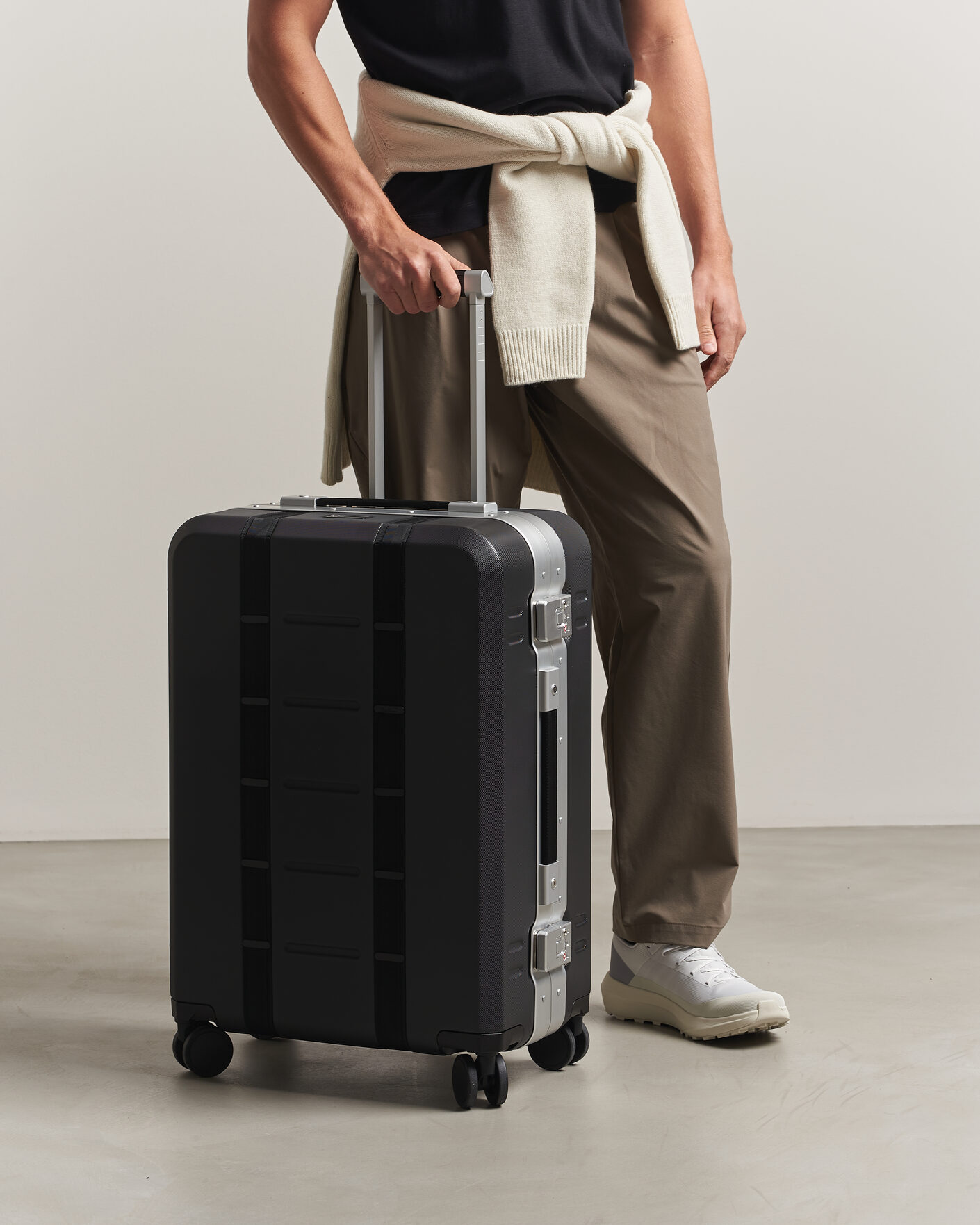 Herr | Väskor | DB | Ramverk Pro Check-In Luggage Medium Silver/Black