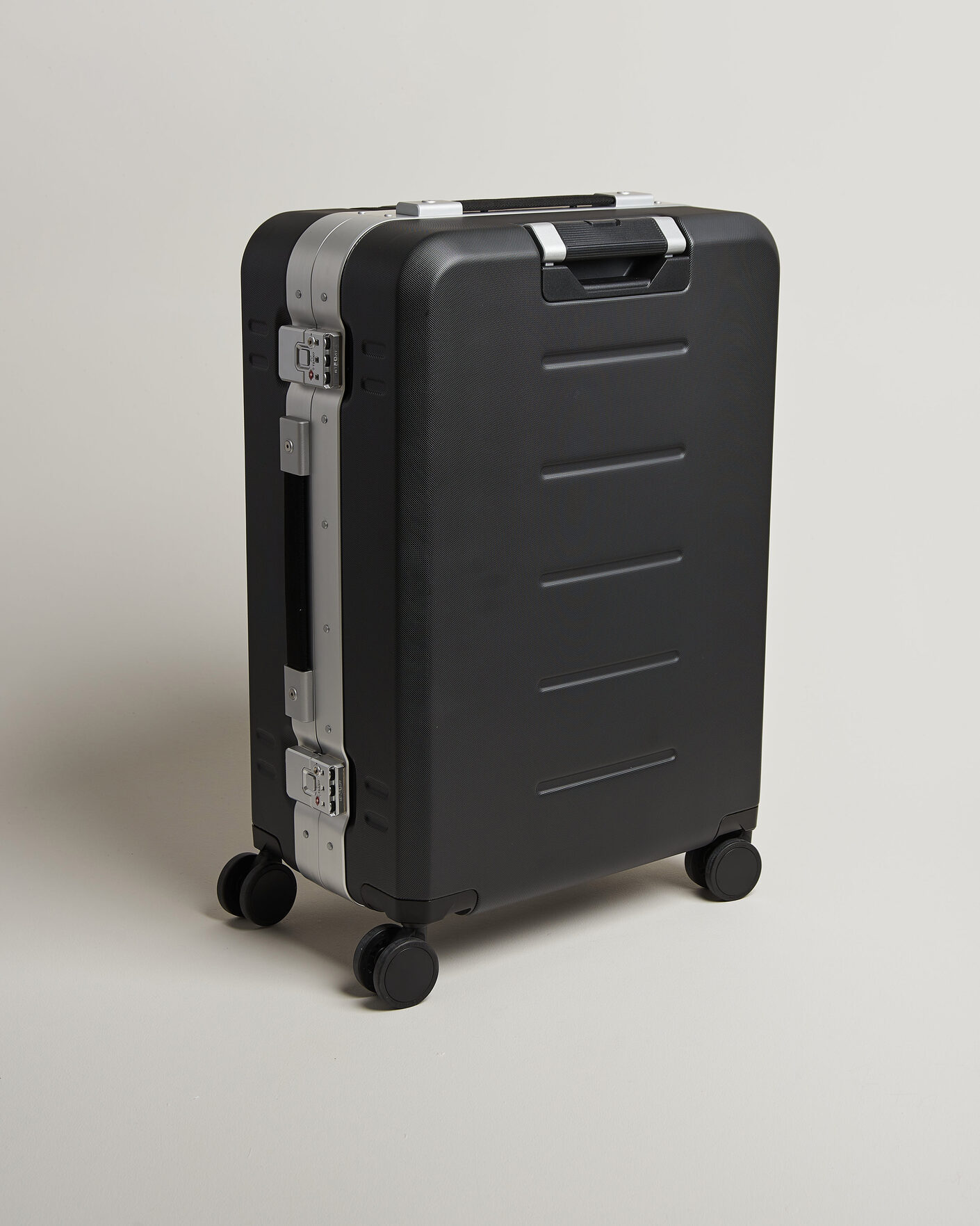 Herr | Väskor | DB | Ramverk Pro Check-In Luggage Medium Silver/Black