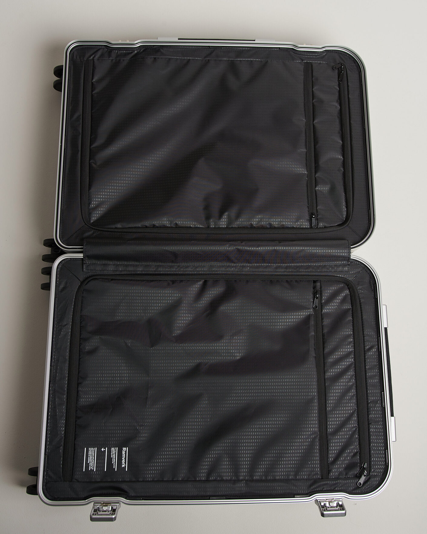 Herr | Väskor | DB | Ramverk Pro Check-In Luggage Large Silver/Black