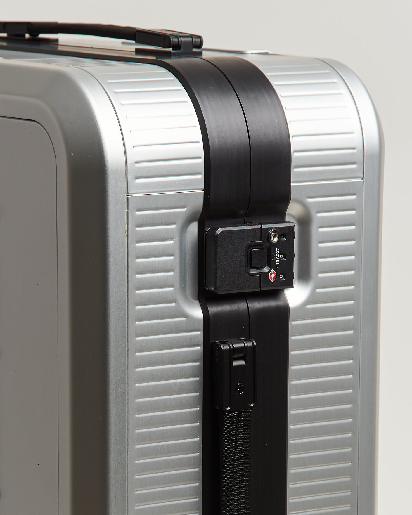 Herr | Väskor | DB | Ramverk Alu Pro Check-In Luggage Medium Silver/Onyx