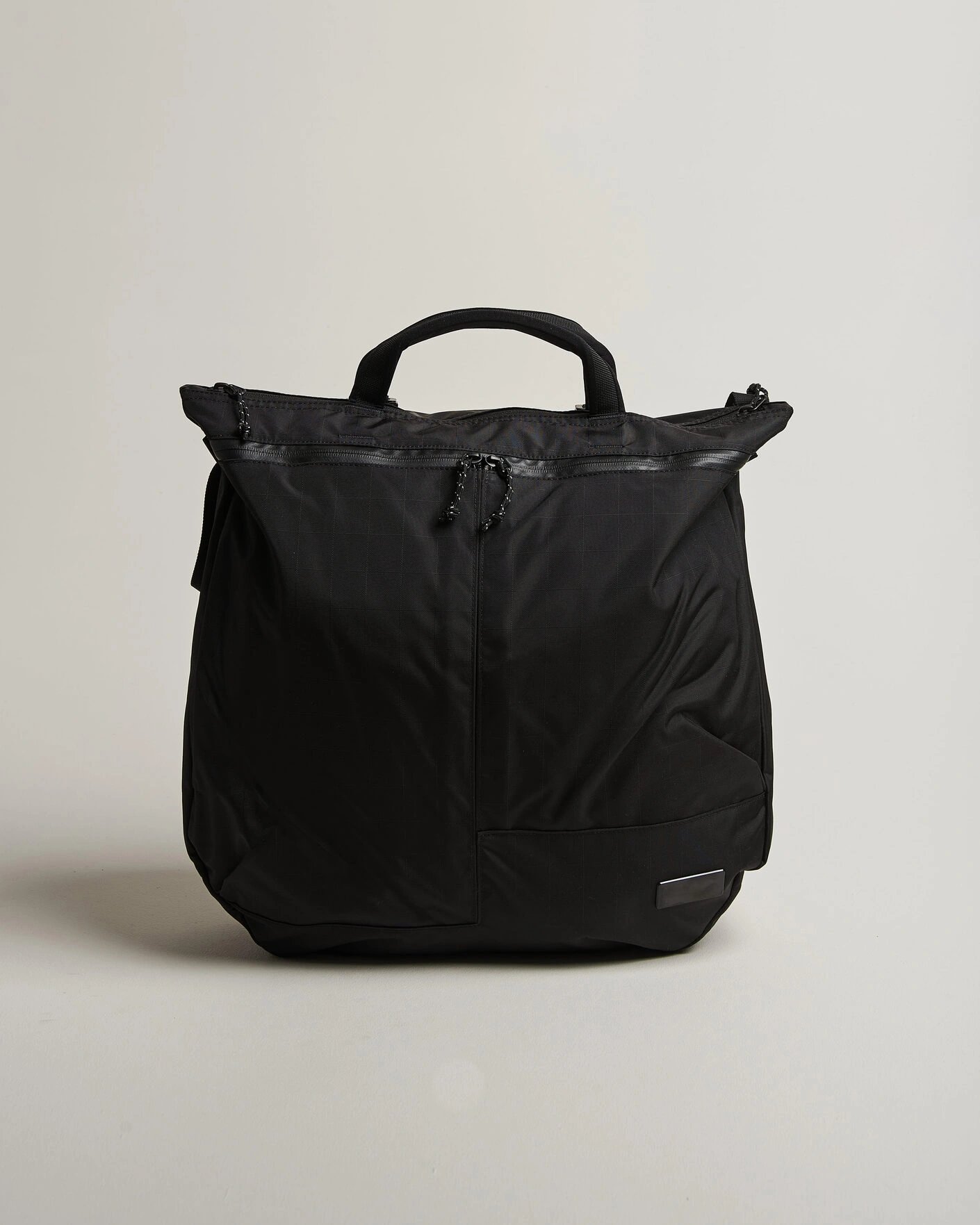 Herr | Väskor | DB | Utility Tote 32L Black Out