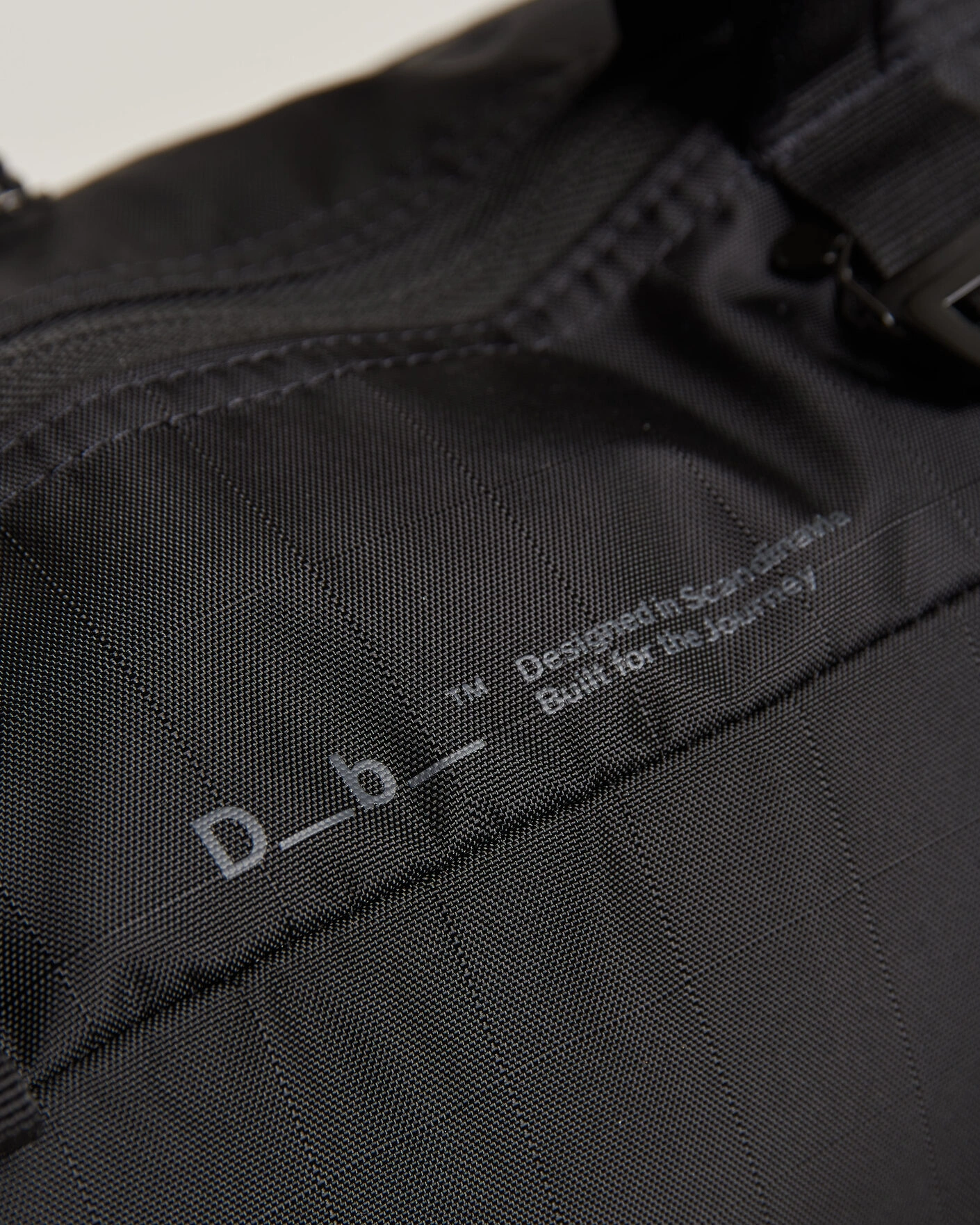 Herr | Väskor | DB | Utility Tote 32L Black Out