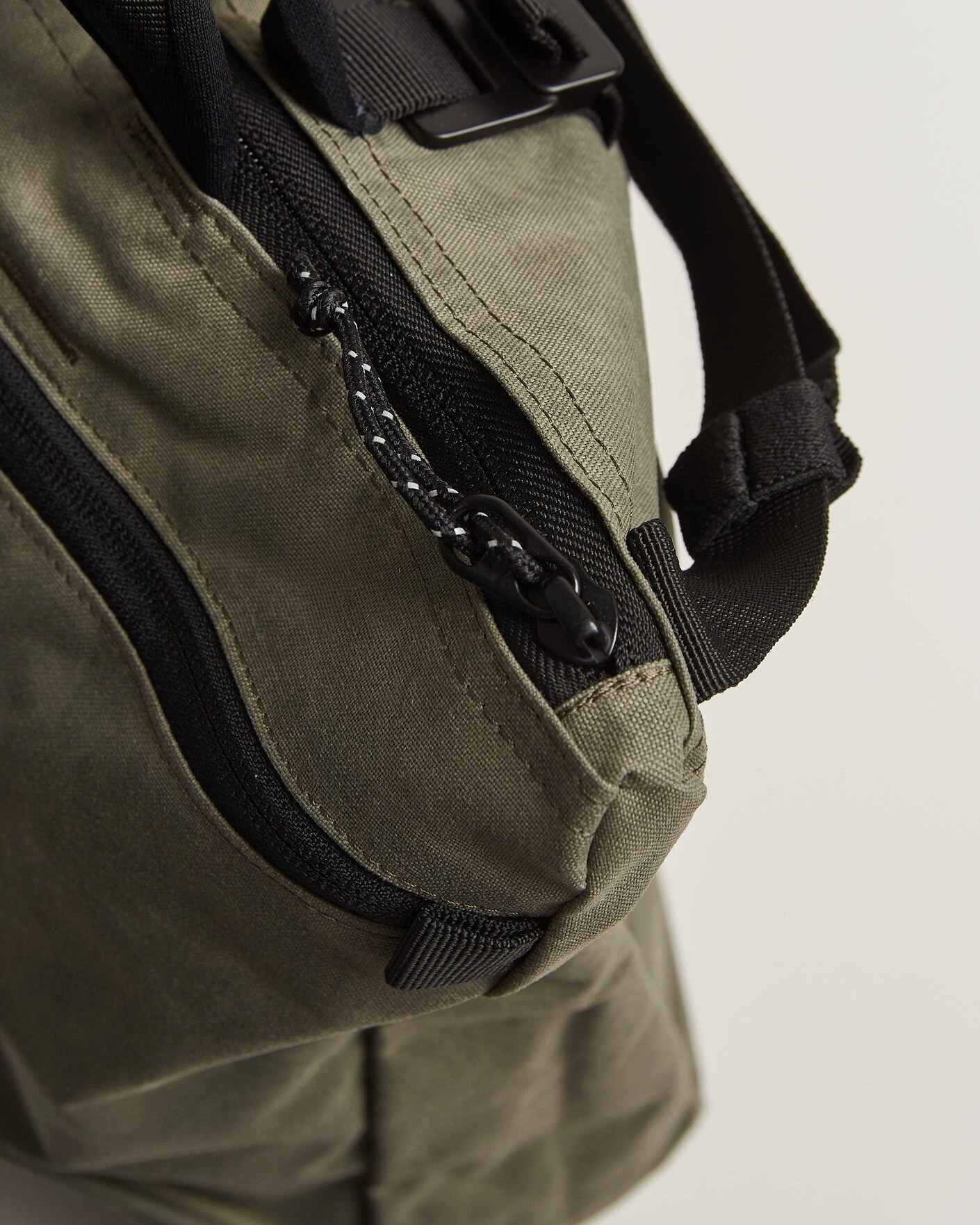 Herr | Väskor | DB | Utility Tote 32L Forest Green