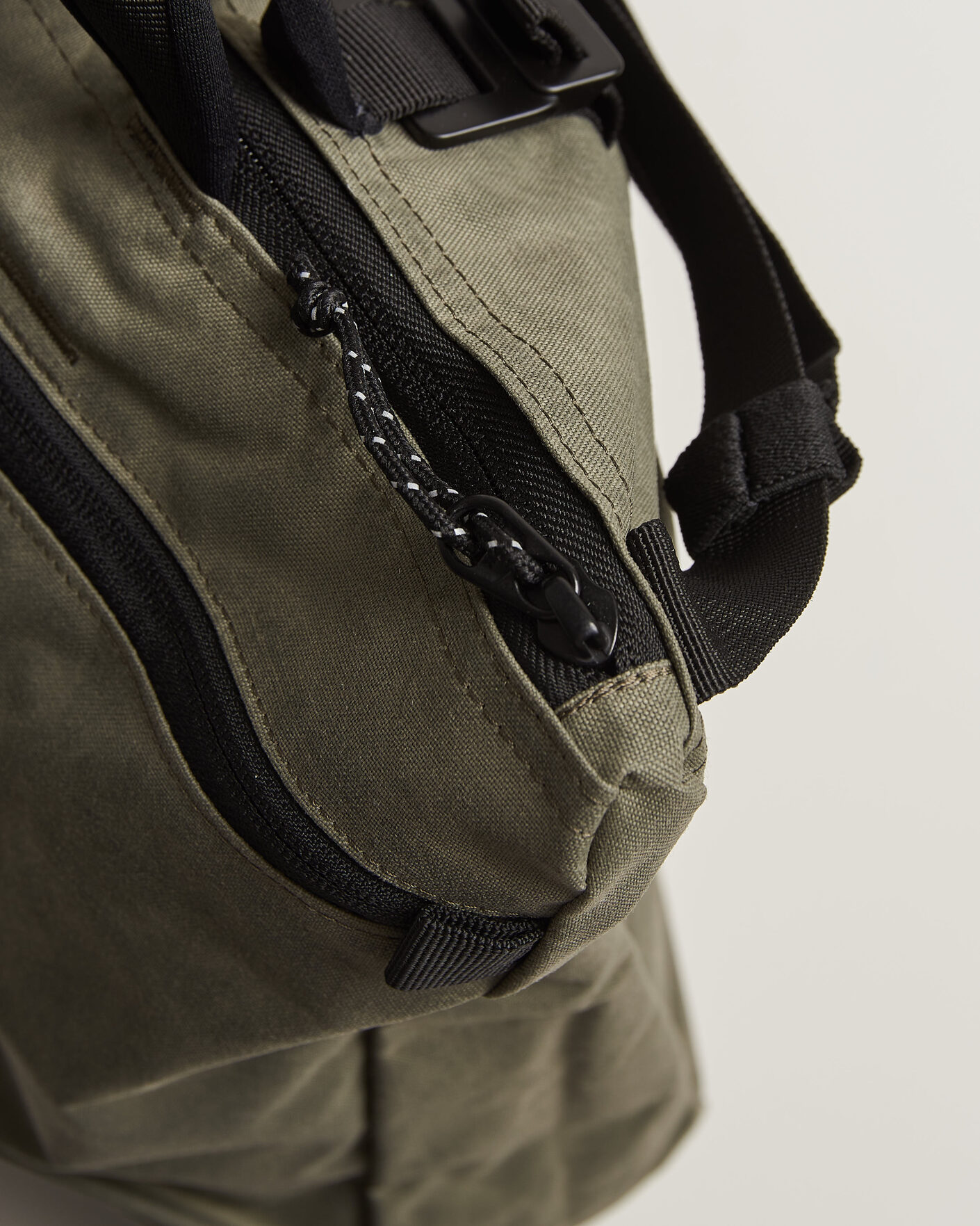 Herr | Väskor | DB | Utility Tote 32L Forest Green