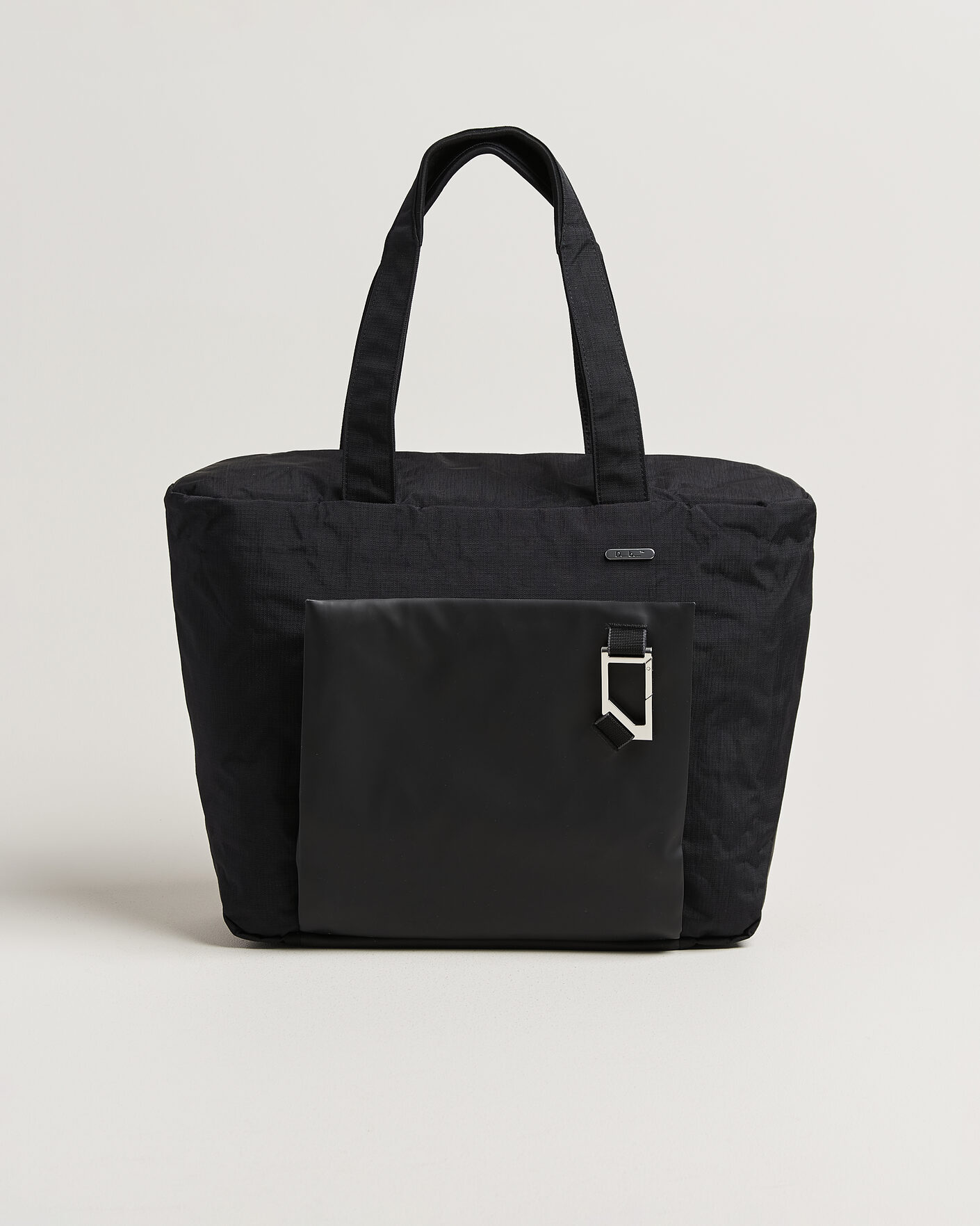 Herr | Väskor | DB | Entour Tote 22L Black Out