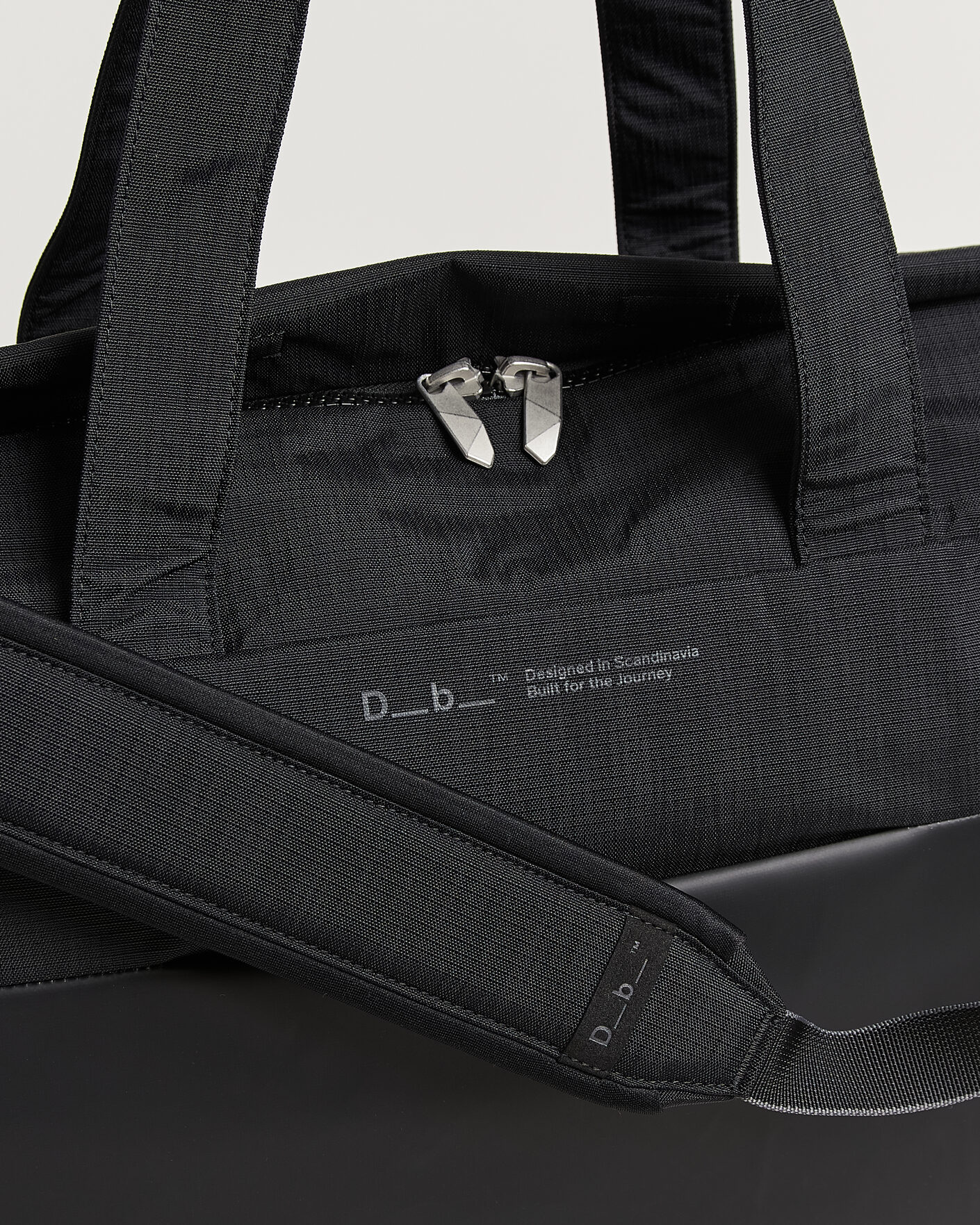 Herr | Väskor | DB | Entour Weekender 40L Black Out