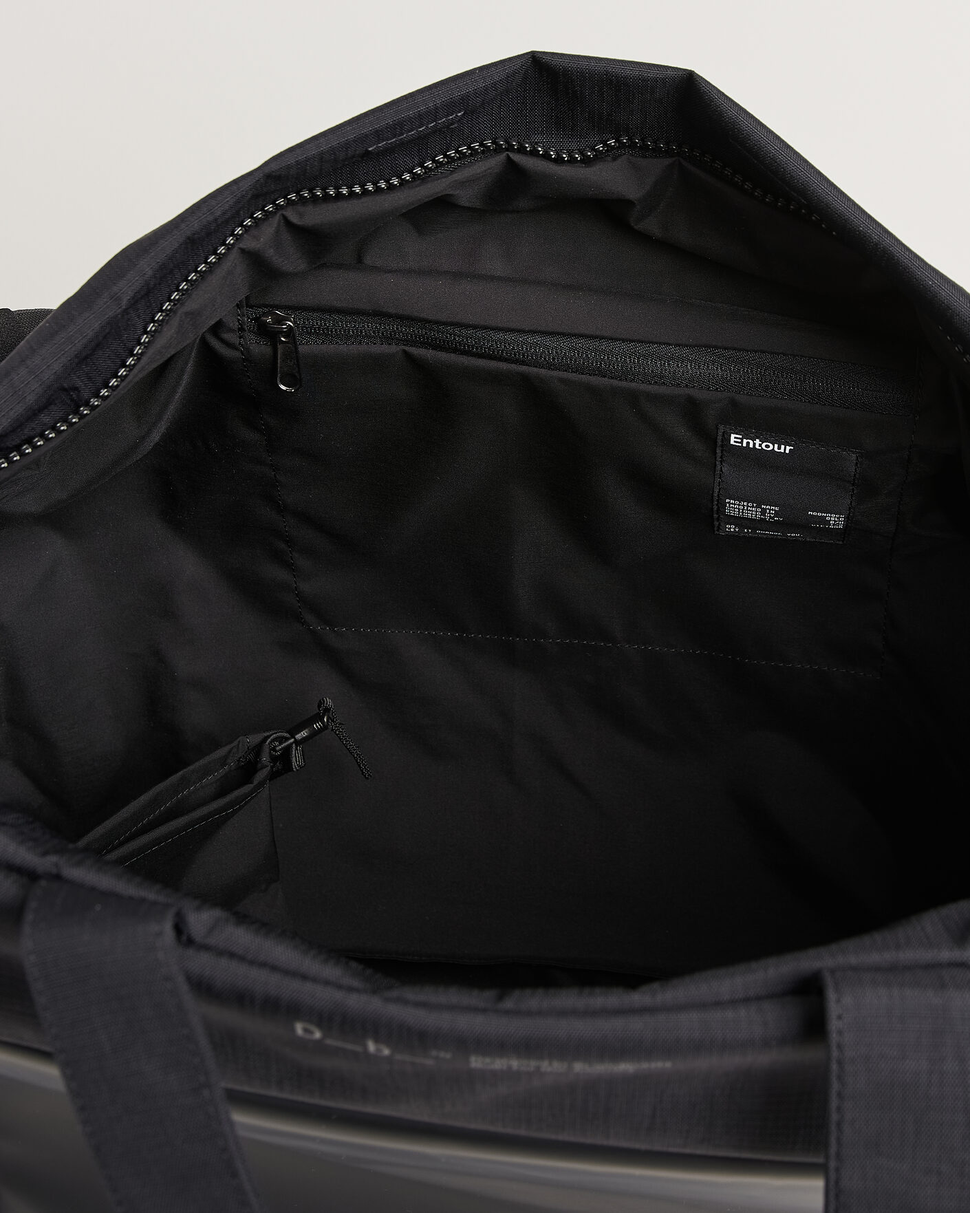 Herr | Väskor | DB | Entour Weekender 40L Black Out