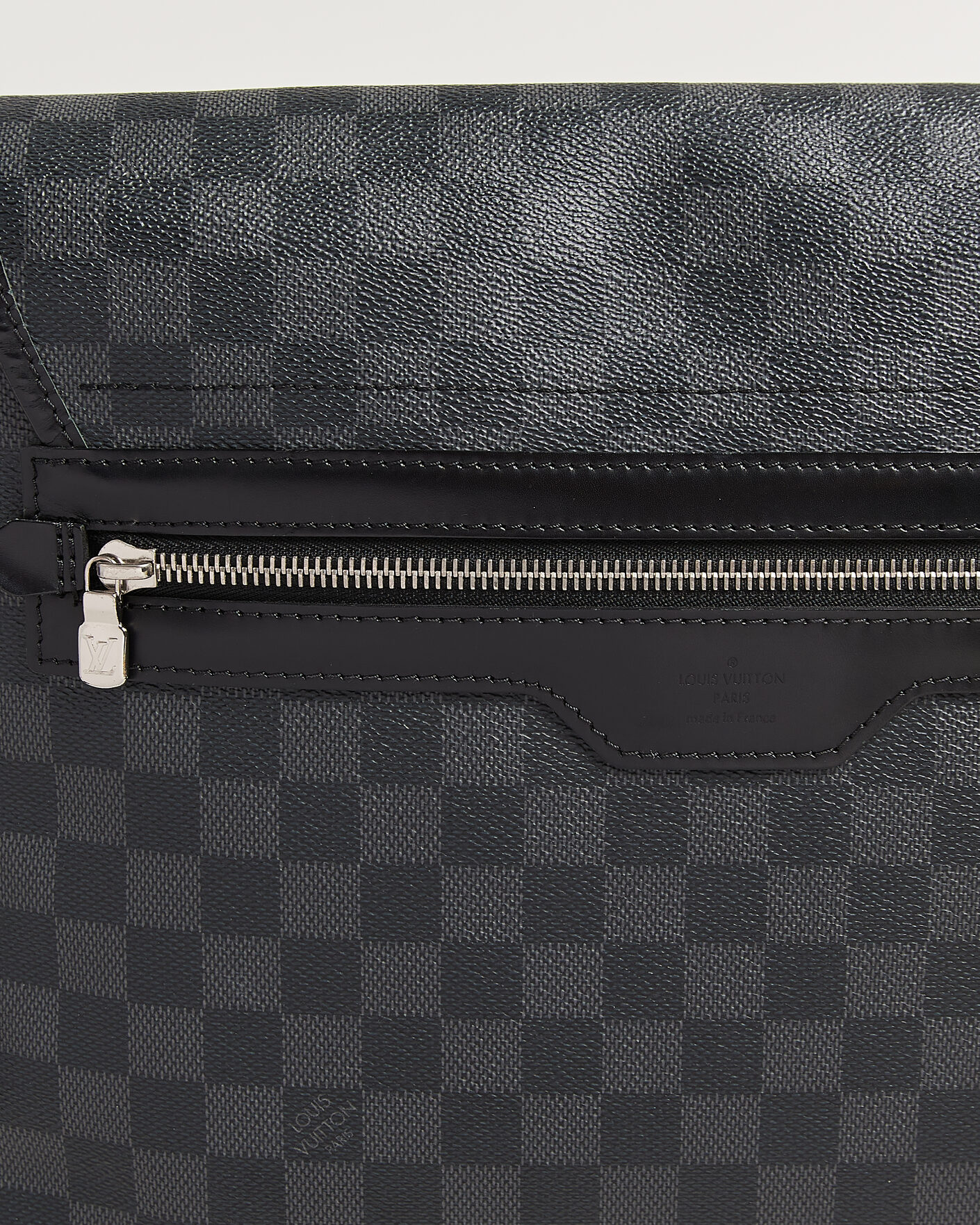 Herr | Pre-Owned & Vintage Bags | Louis Vuitton Pre-Owned | Daniel MM Shoulder Bag Damier Graphite