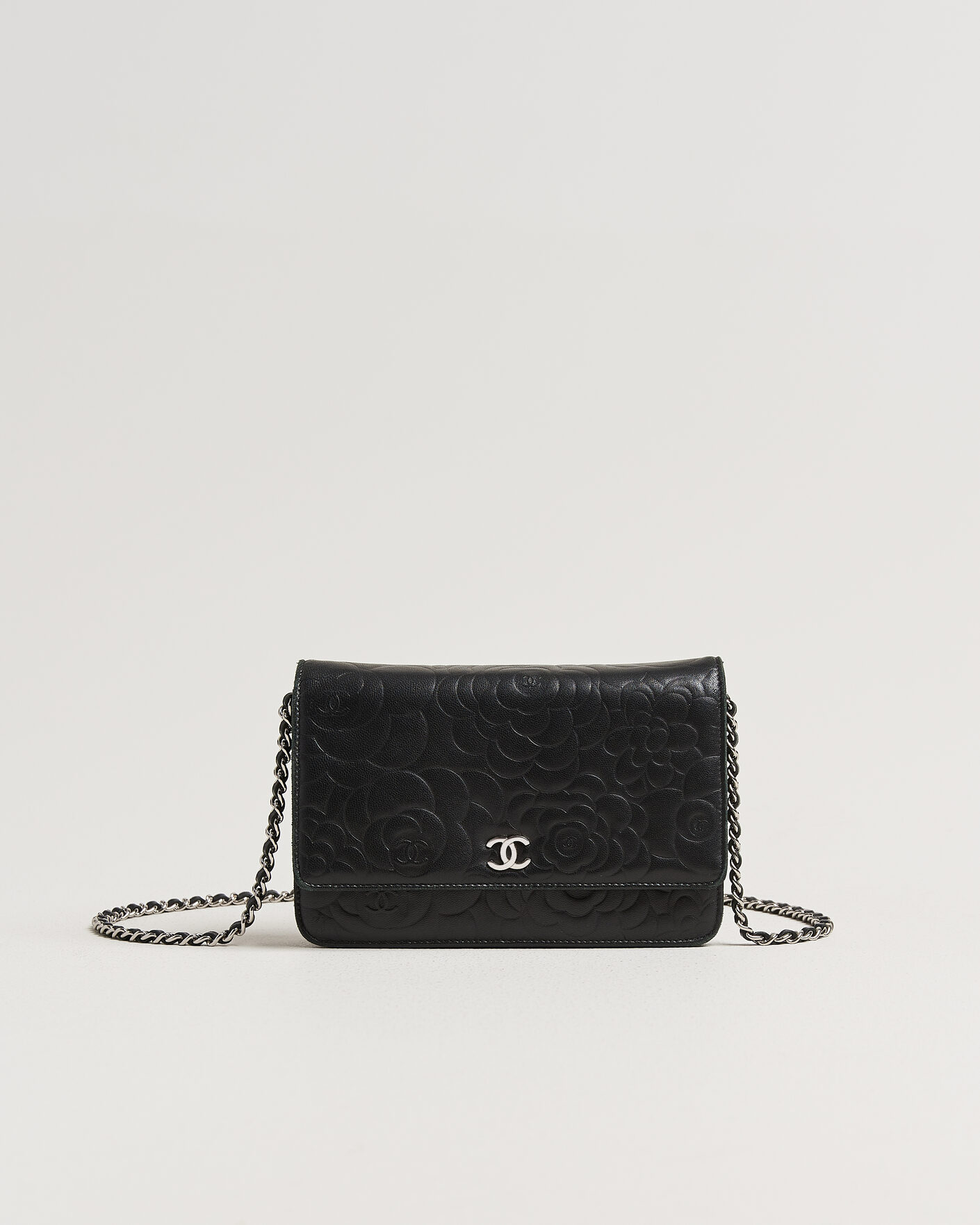 Herr | Pre-Owned & Vintage Bags | Chanel Pre-Owned | Wallet On Chain Camelia Lambskin Black