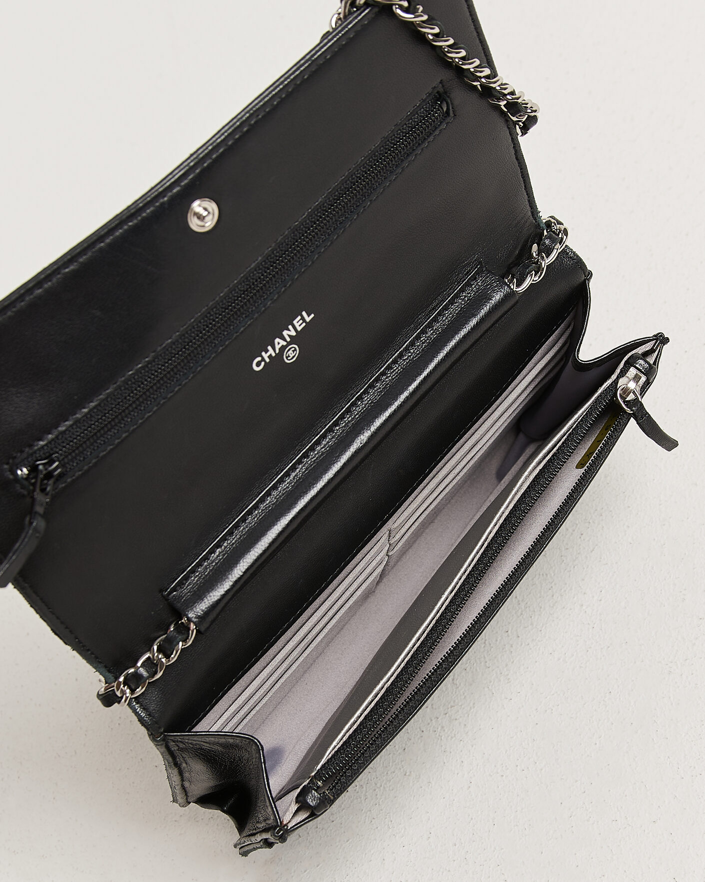 Herr | Pre-Owned & Vintage Bags | Chanel Pre-Owned | Wallet On Chain Camelia Lambskin Black