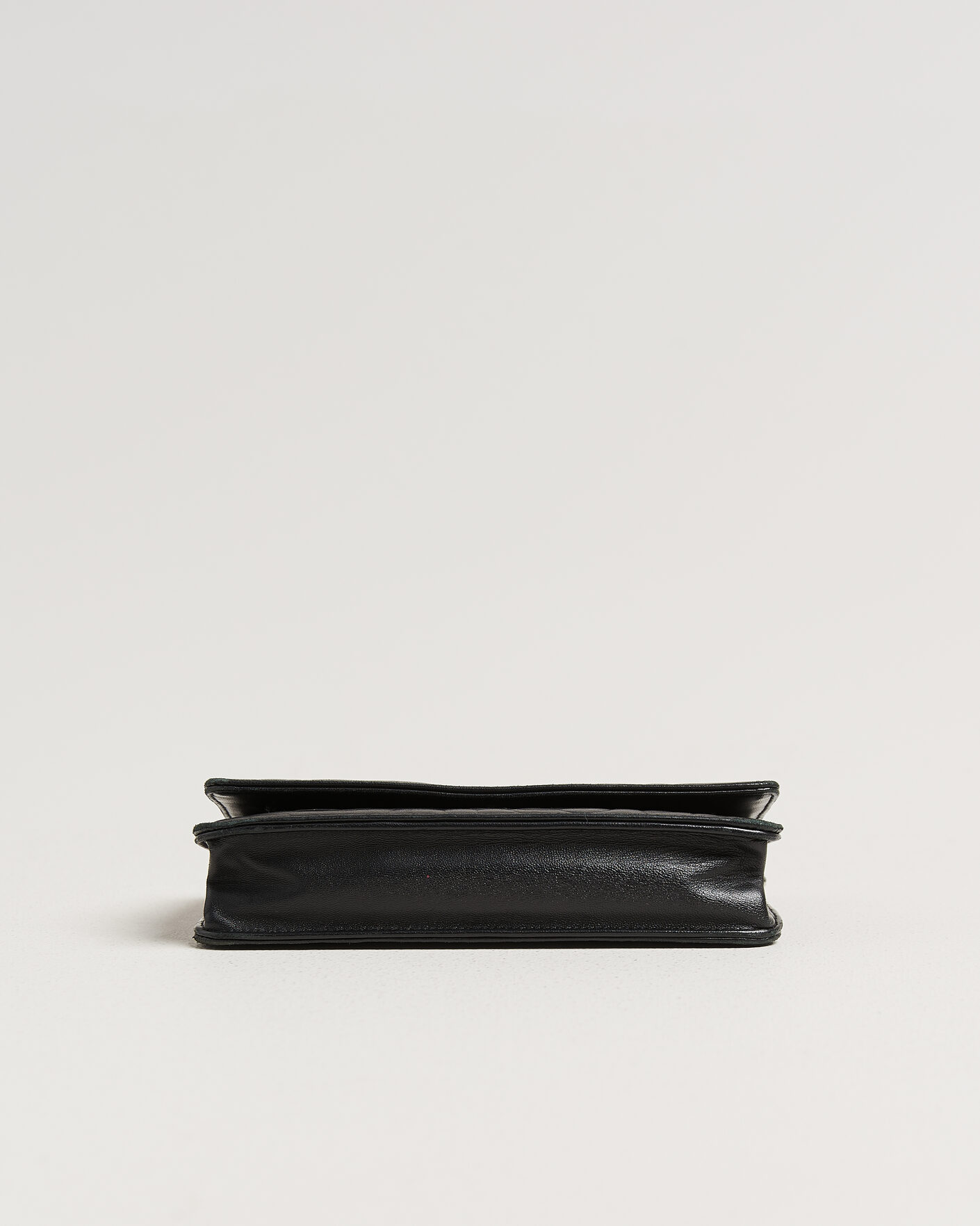 Herr | Pre-Owned & Vintage Bags | Chanel Pre-Owned | Wallet On Chain Camelia Lambskin Black