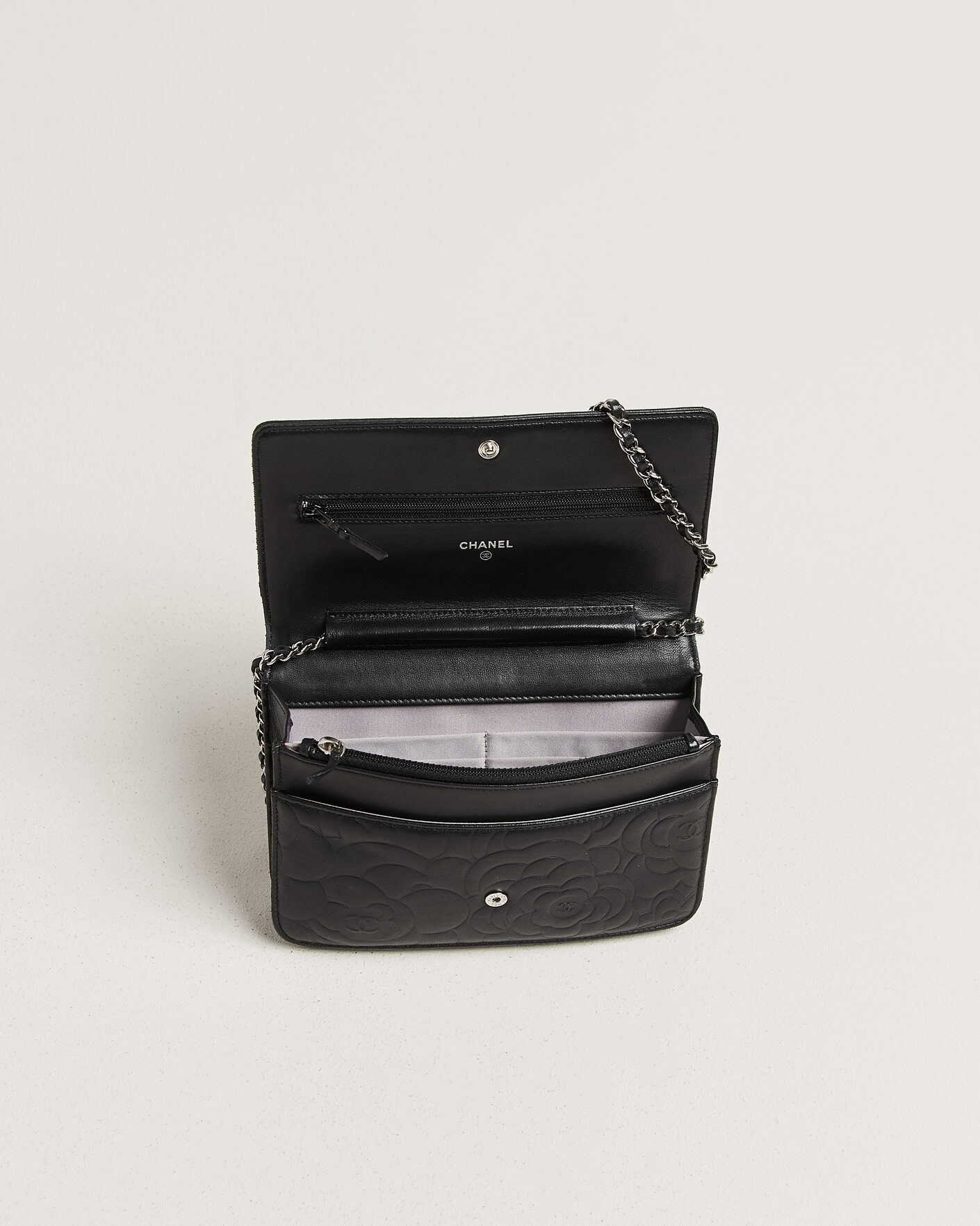 Herr | Pre-Owned & Vintage Bags | Chanel Pre-Owned | Wallet On Chain Camelia Lambskin Black