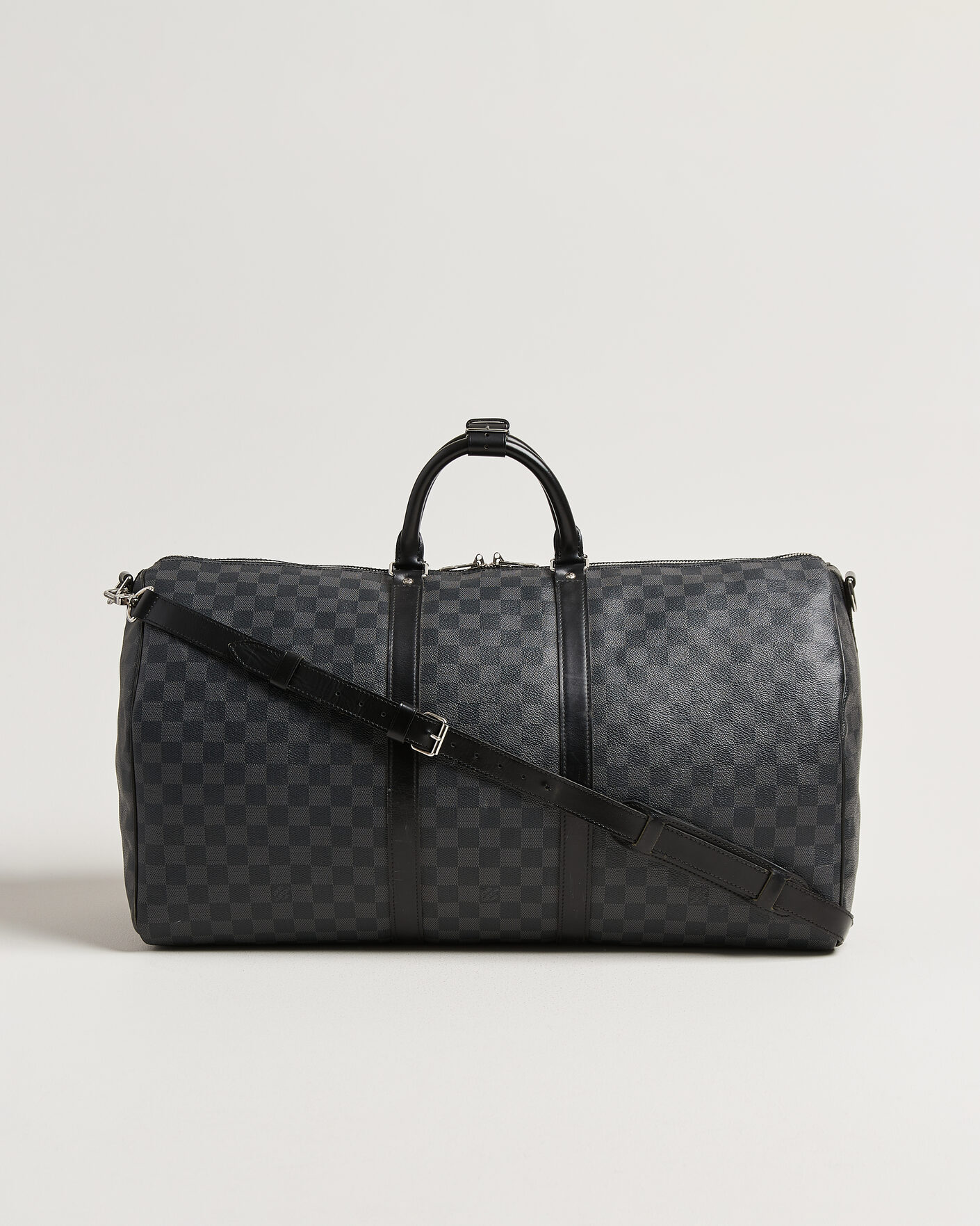 Herr | Pre-Owned & Vintage Bags | Louis Vuitton Pre-Owned | Keepall 55 Bandouliére Damier Graphite