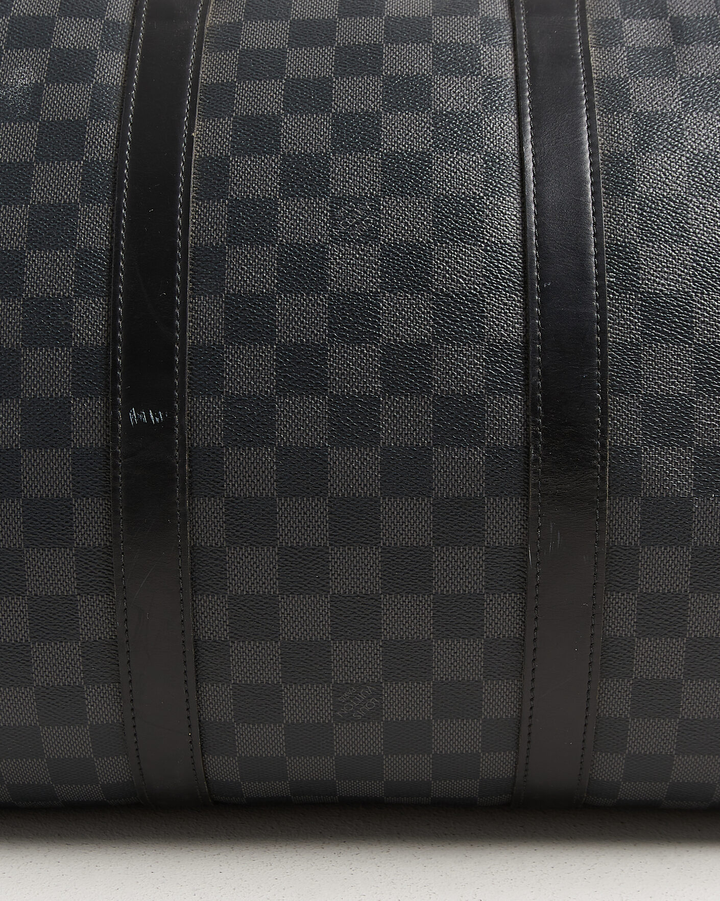 Herr | Pre-Owned & Vintage Bags | Louis Vuitton Pre-Owned | Keepall 55 Bandouliére Damier Graphite