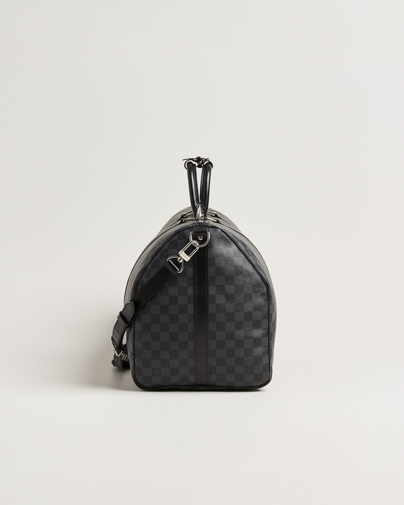 Herr | Pre-Owned & Vintage Bags | Louis Vuitton Pre-Owned | Keepall 55 Bandouliére Damier Graphite
