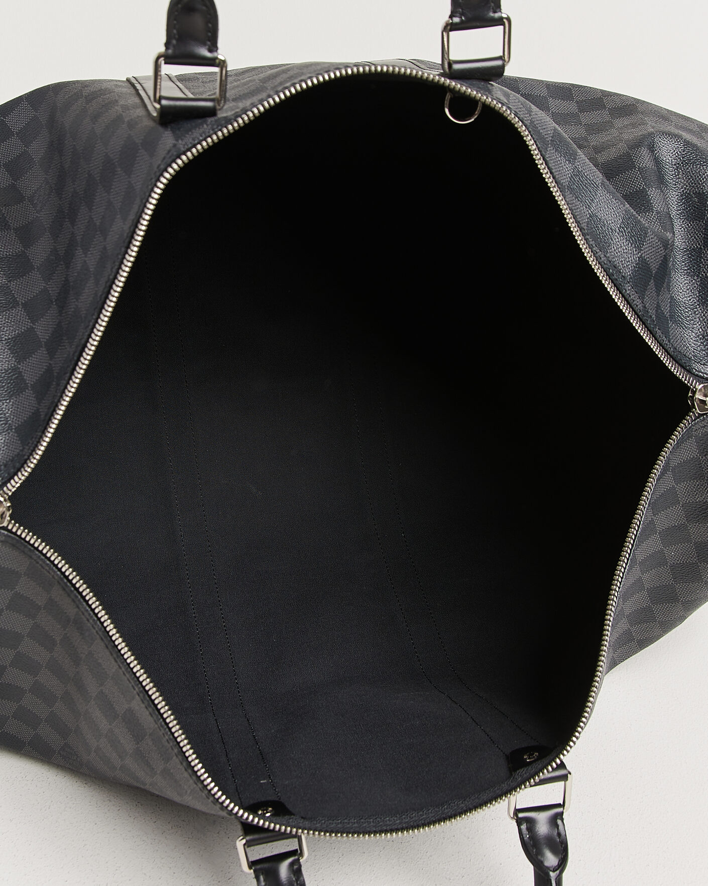 Herr | Pre-Owned & Vintage Bags | Louis Vuitton Pre-Owned | Keepall 55 Bandouliére Damier Graphite