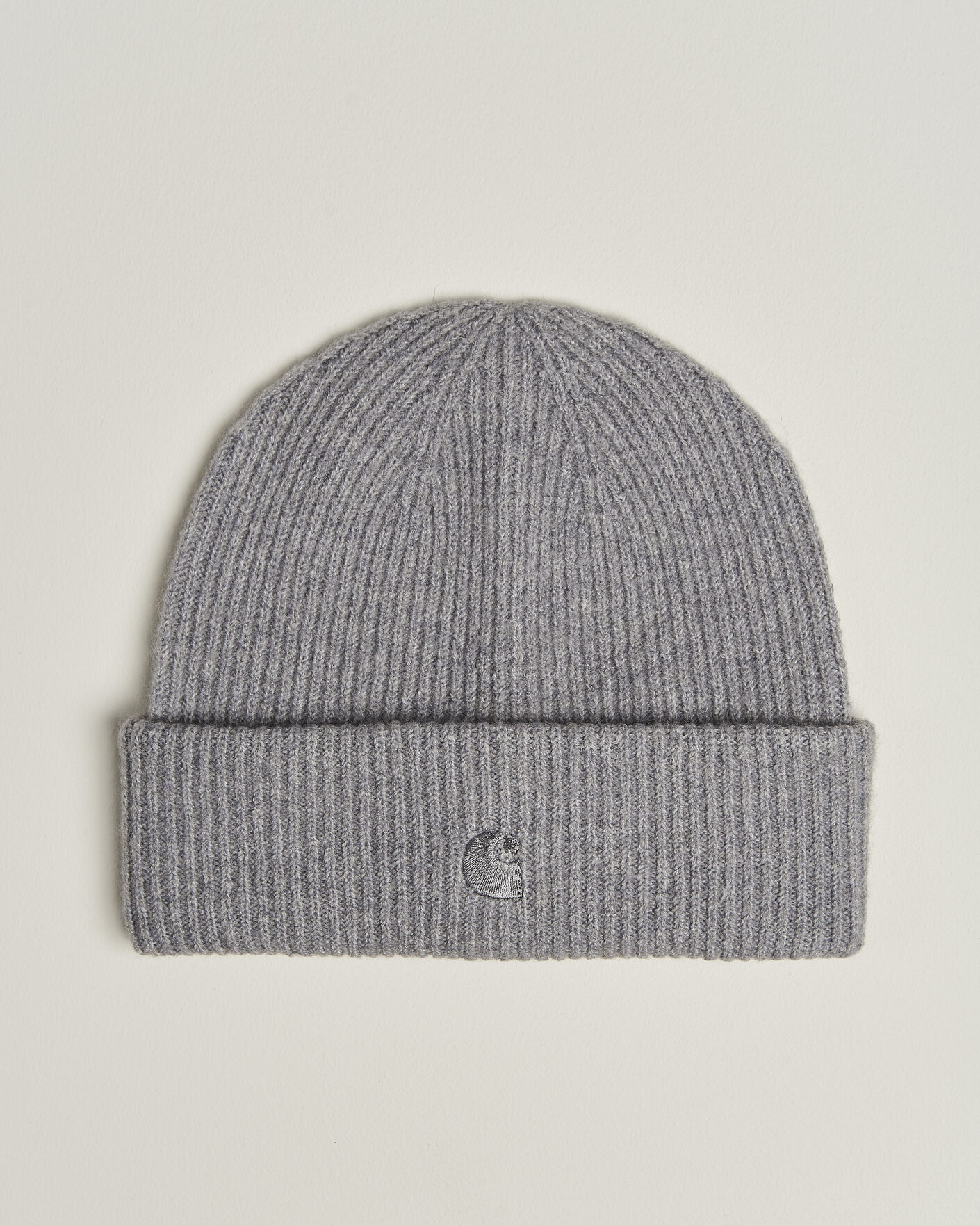 Herr | Mössor | Carhartt WIP | Curtis Tonal Logo Beanie Shady Grey