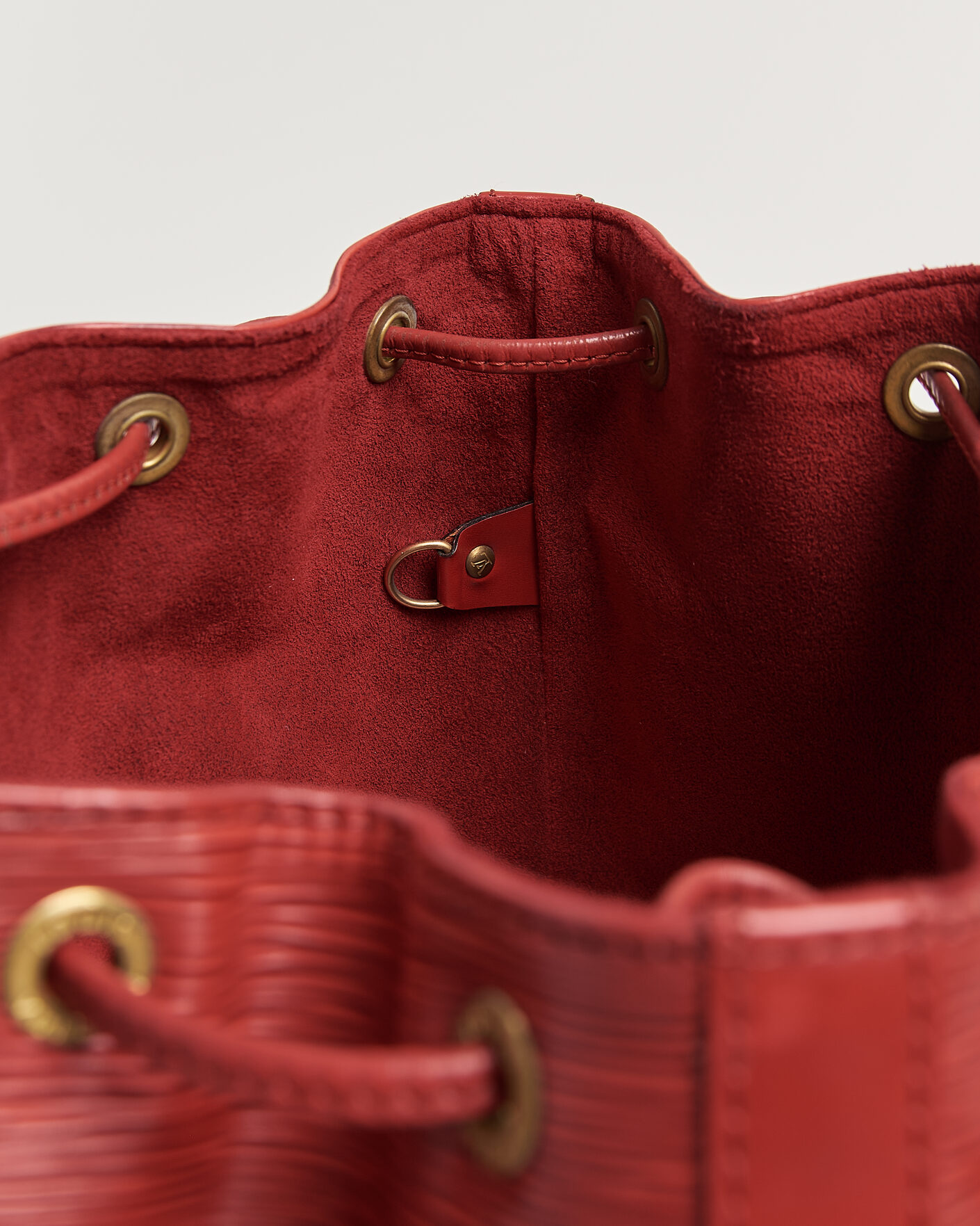 Herr | Pre-Owned & Vintage Bags | Louis Vuitton Pre-Owned | Petit Noé Epi Leather Red