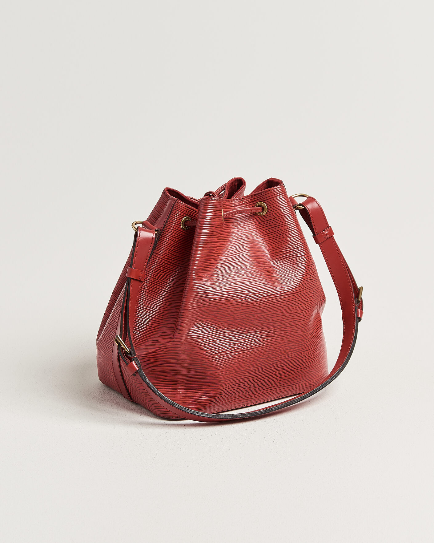 Herr | Pre-Owned & Vintage Bags | Louis Vuitton Pre-Owned | Petit Noé Epi Leather Red