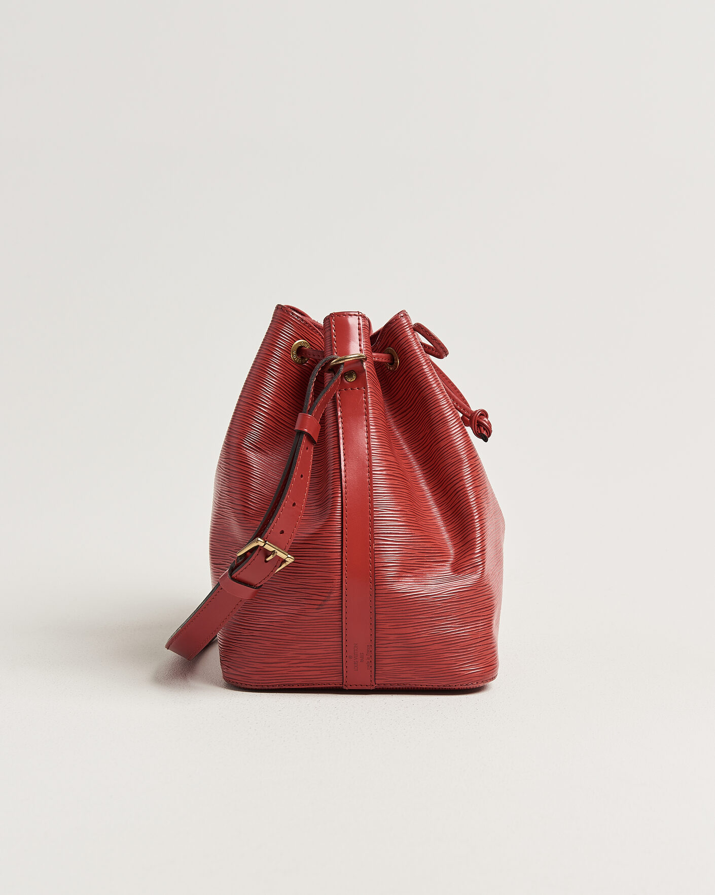 Herr | Pre-Owned & Vintage Bags | Louis Vuitton Pre-Owned | Petit Noé Epi Leather Red