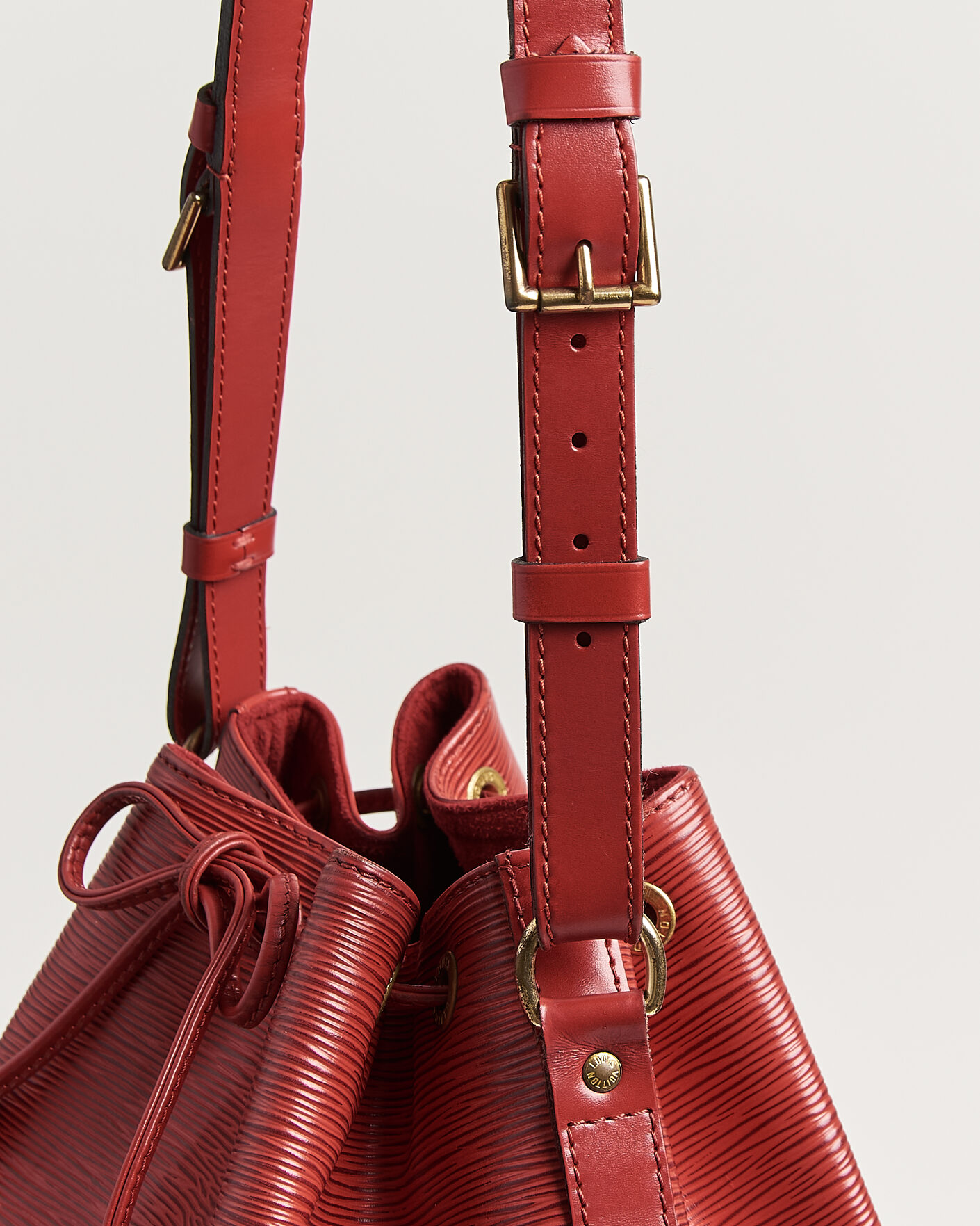 Herr | Pre-Owned & Vintage Bags | Louis Vuitton Pre-Owned | Petit Noé Epi Leather Red