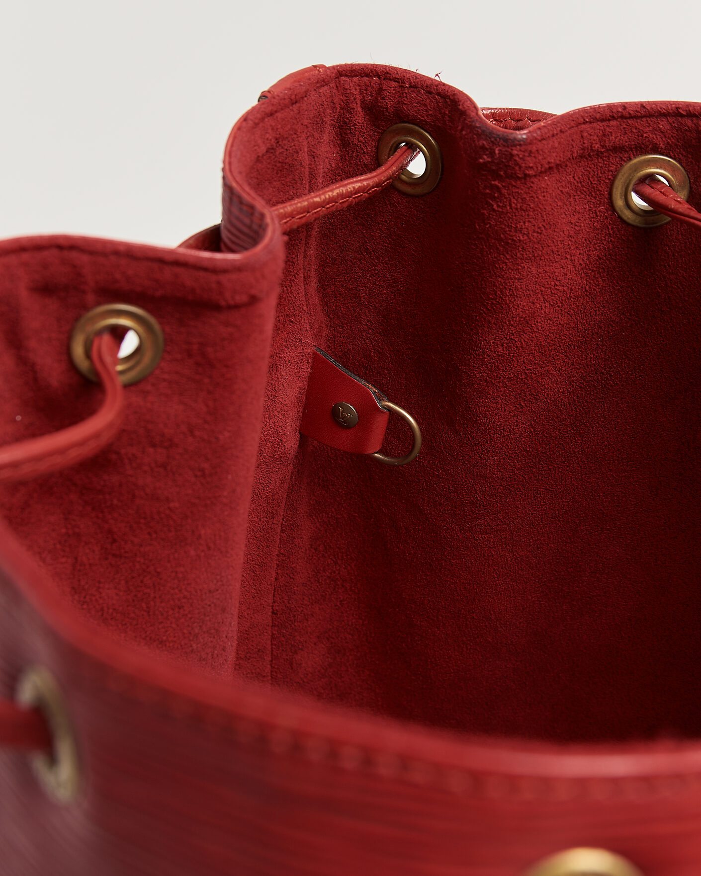 Herr | Pre-Owned & Vintage Bags | Louis Vuitton Pre-Owned | Noé Epi Leather Red