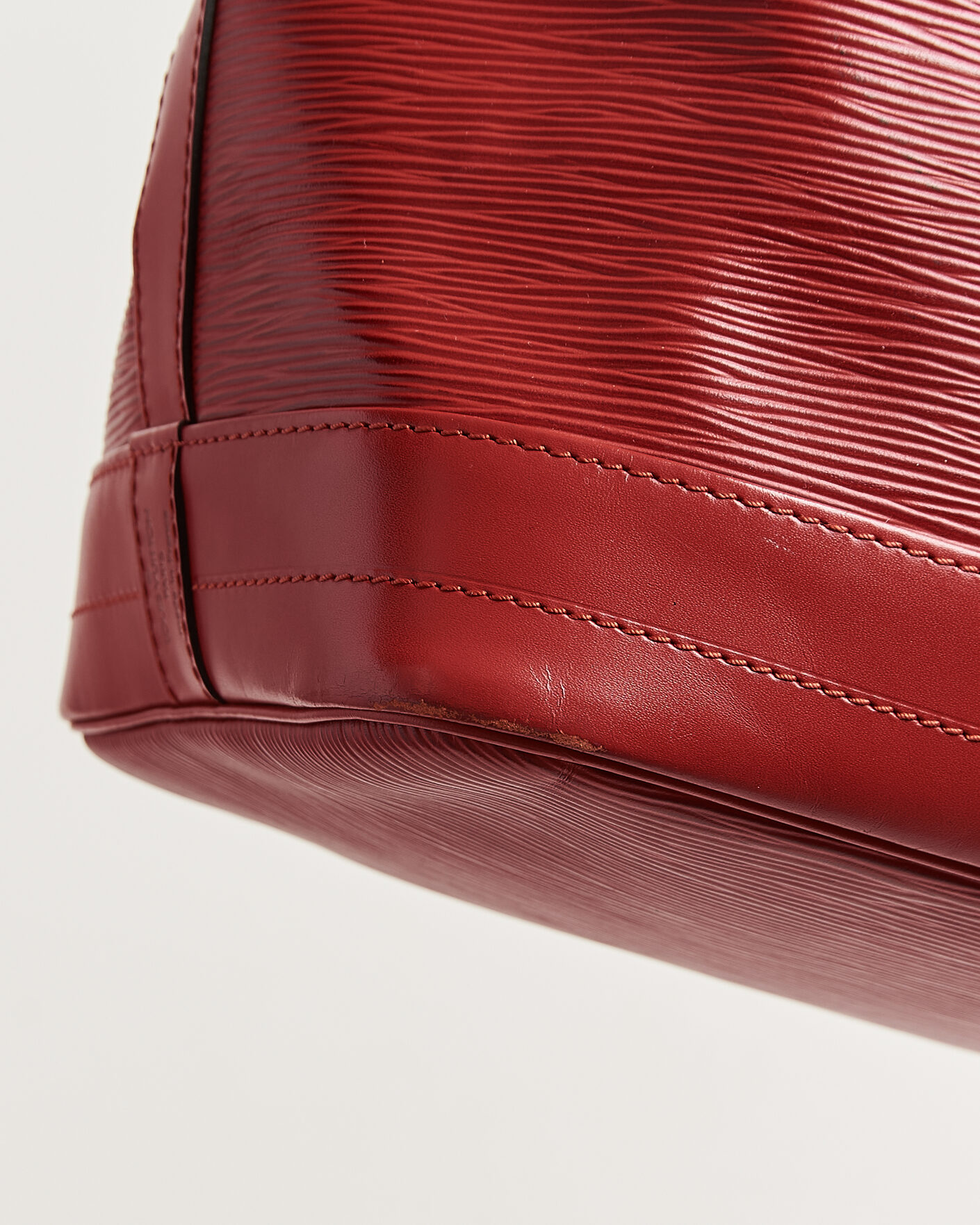 Herr | Pre-Owned & Vintage Bags | Louis Vuitton Pre-Owned | Noé Epi Leather Red