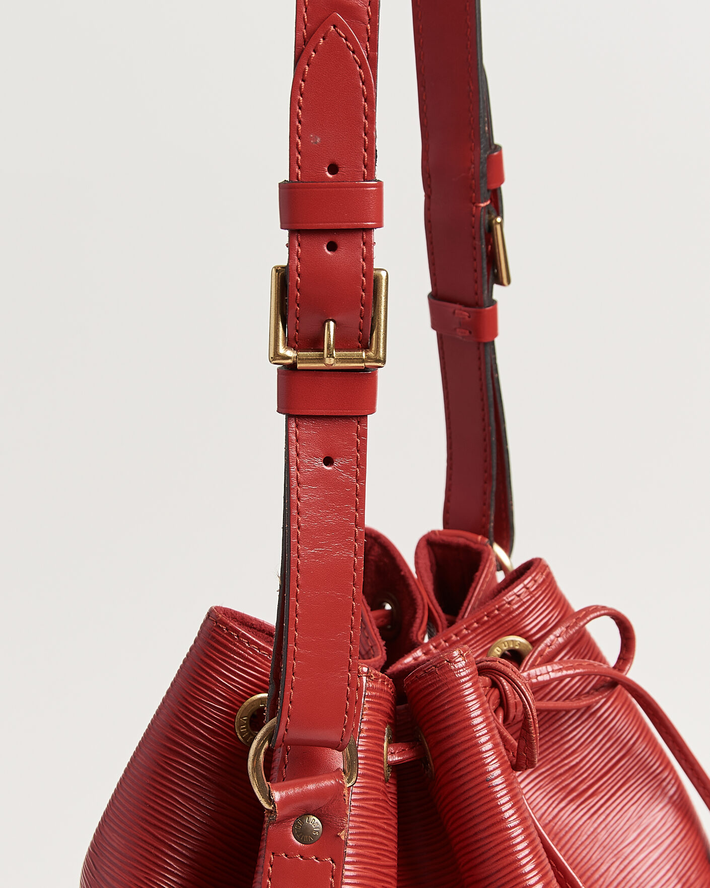 Herr | Pre-Owned & Vintage Bags | Louis Vuitton Pre-Owned | Noé Epi Leather Red