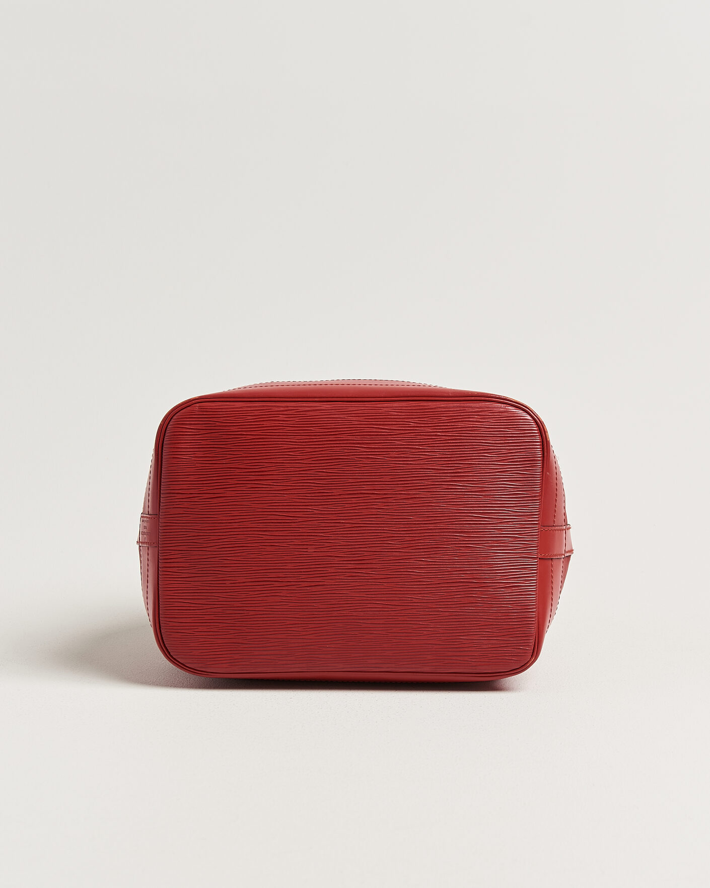 Herr | Pre-Owned & Vintage Bags | Louis Vuitton Pre-Owned | Noé Epi Leather Red