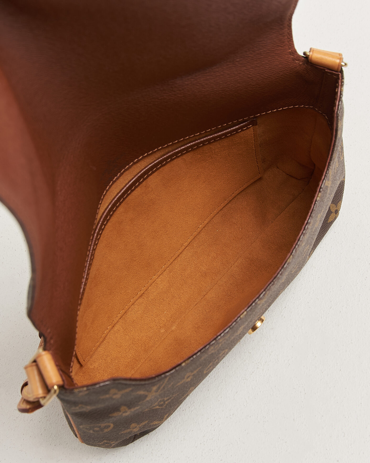 Herr | Pre-Owned & Vintage Bags | Louis Vuitton Pre-Owned | Musette Tango Bag Monogram