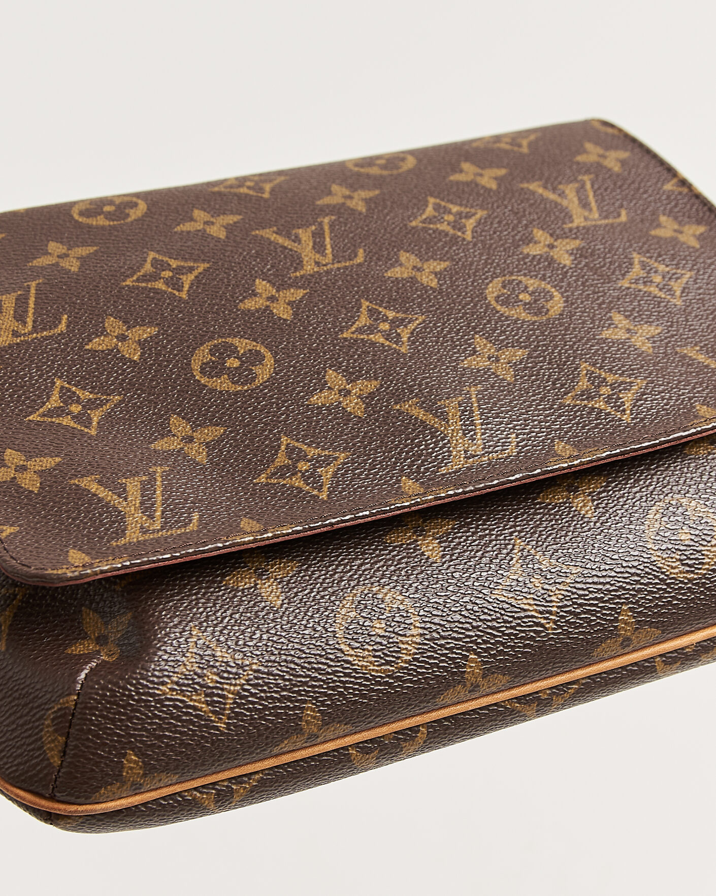 Herr | Pre-Owned & Vintage Bags | Louis Vuitton Pre-Owned | Musette Tango Bag Monogram