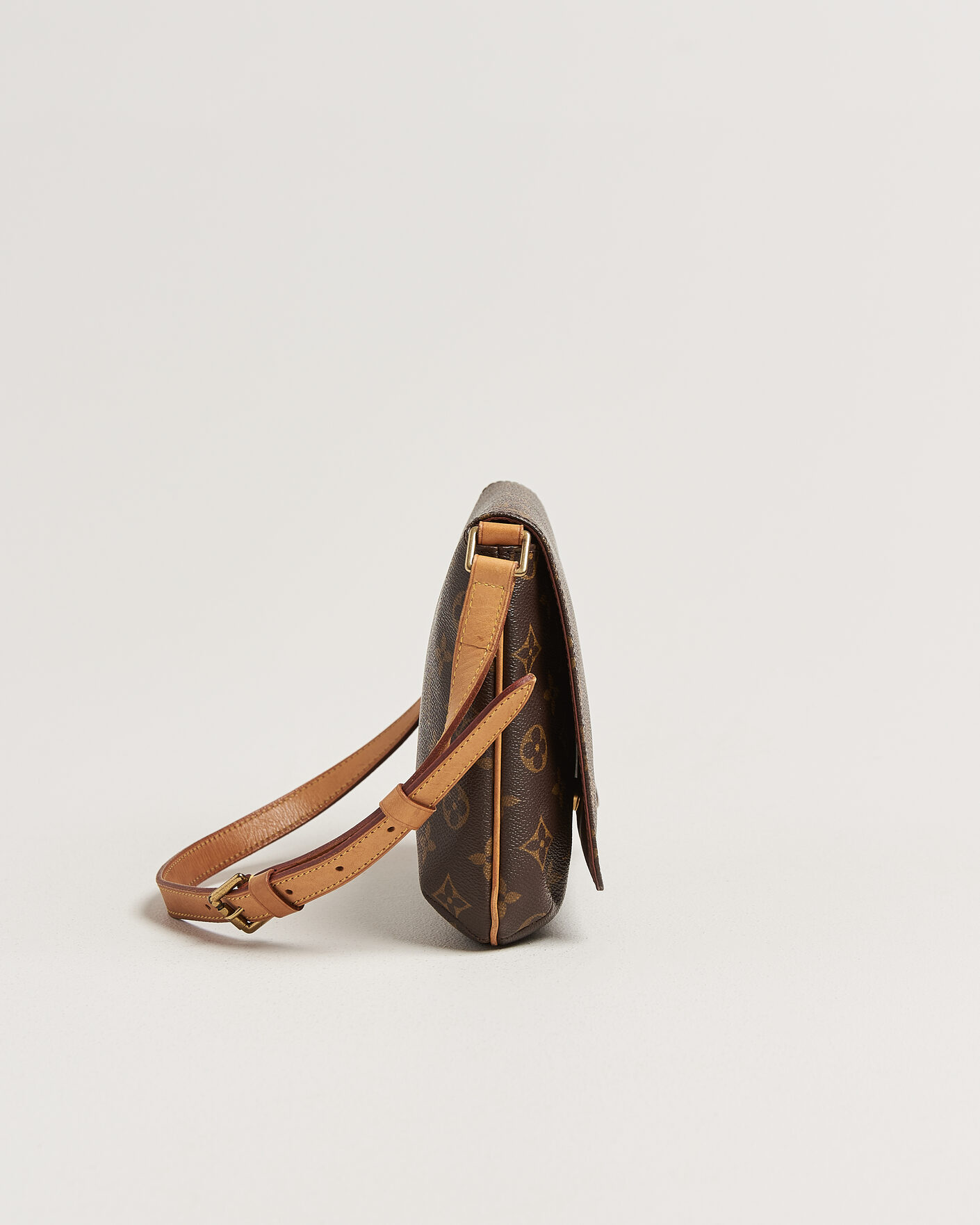 Herr | Pre-Owned & Vintage Bags | Louis Vuitton Pre-Owned | Musette Tango Bag Monogram