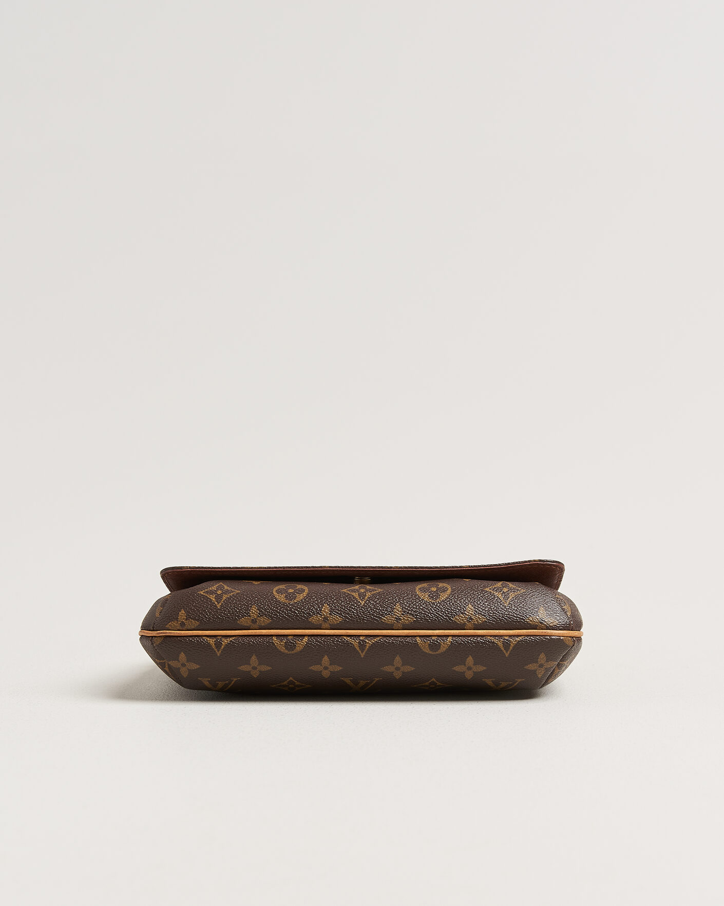 Herr | Pre-Owned & Vintage Bags | Louis Vuitton Pre-Owned | Musette Tango Bag Monogram