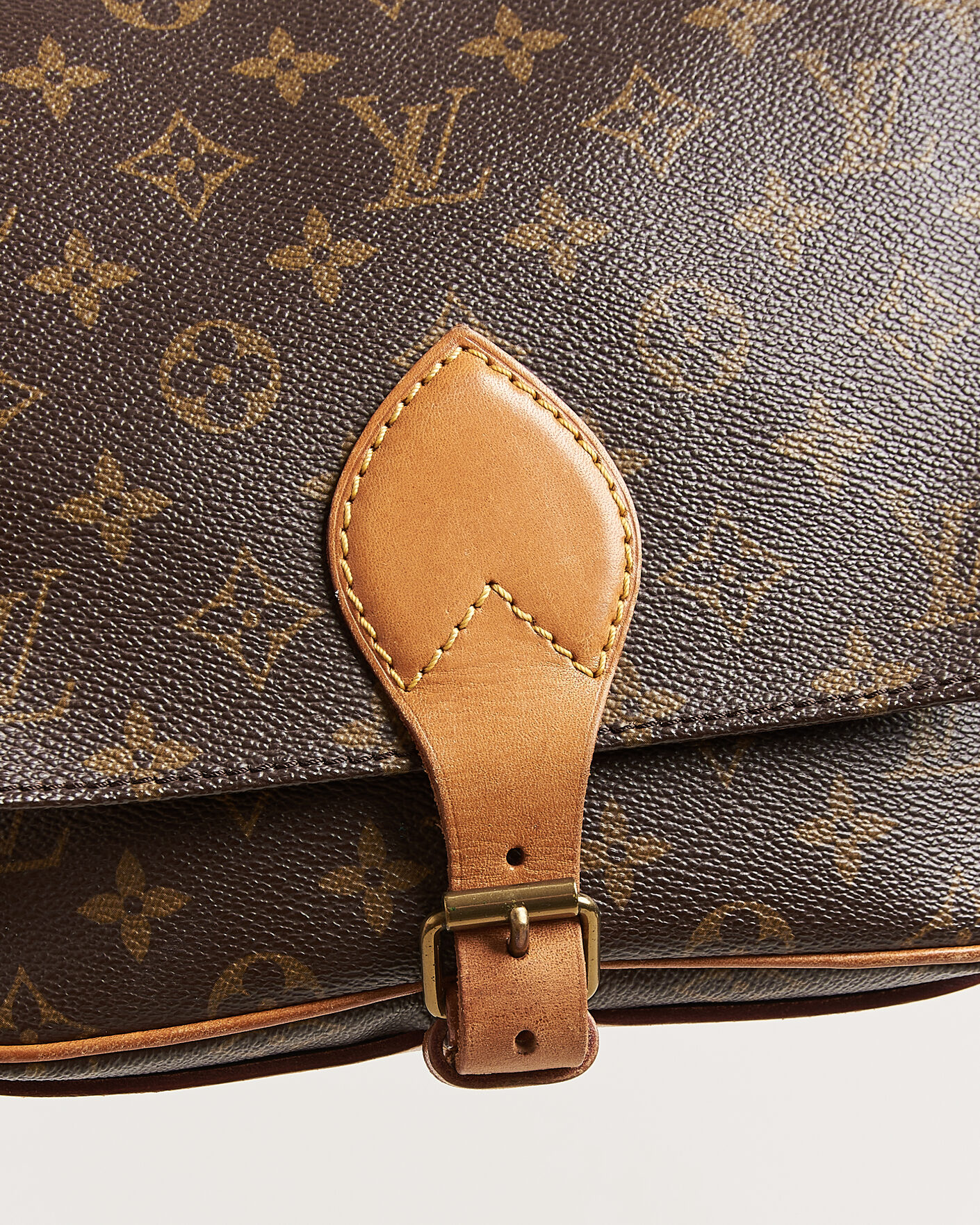 Herr | Pre-Owned & Vintage Bags | Louis Vuitton Pre-Owned | Cartouchiere Bag Monogram