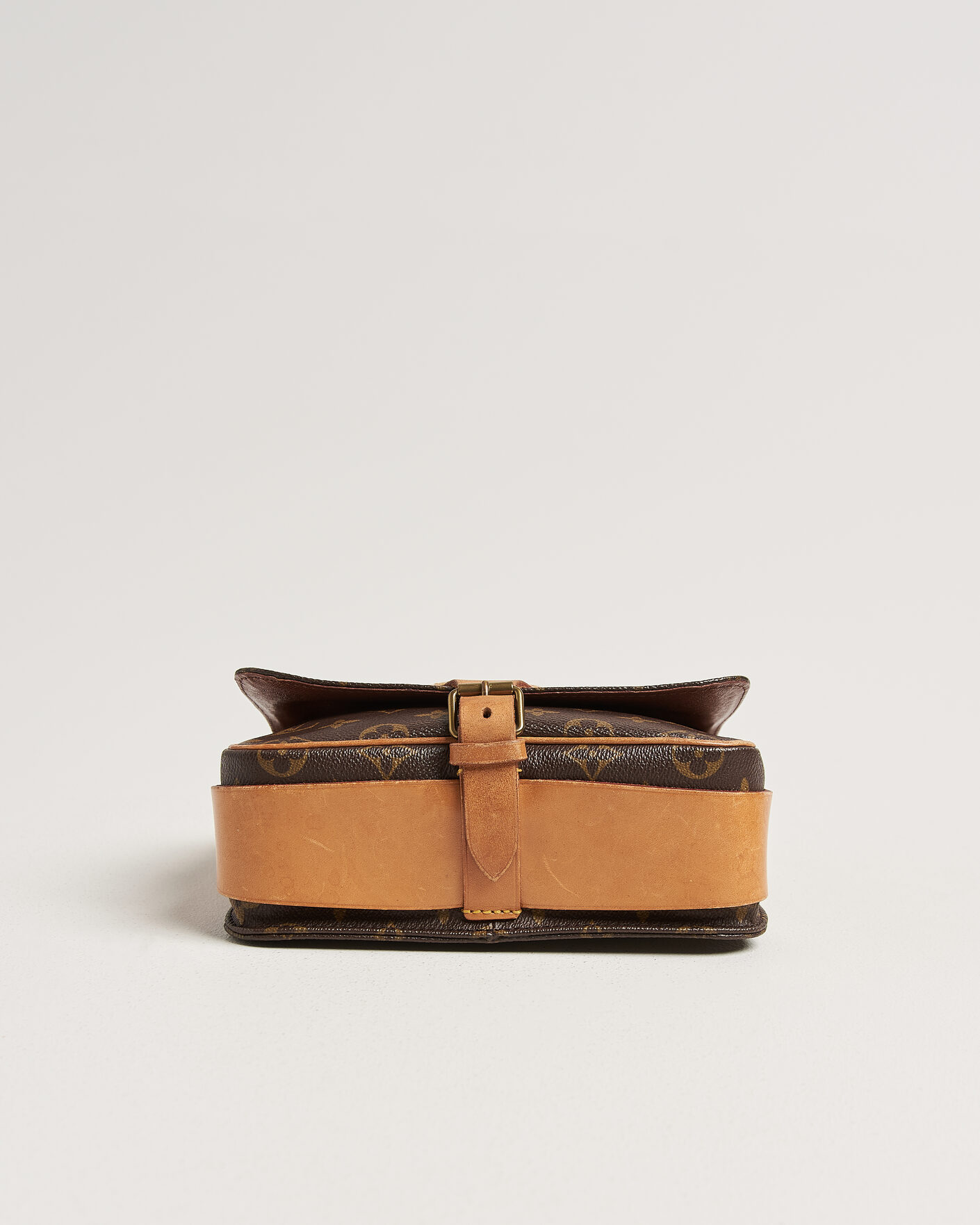 Herr | Pre-Owned & Vintage Bags | Louis Vuitton Pre-Owned | Cartouchiere Bag Monogram