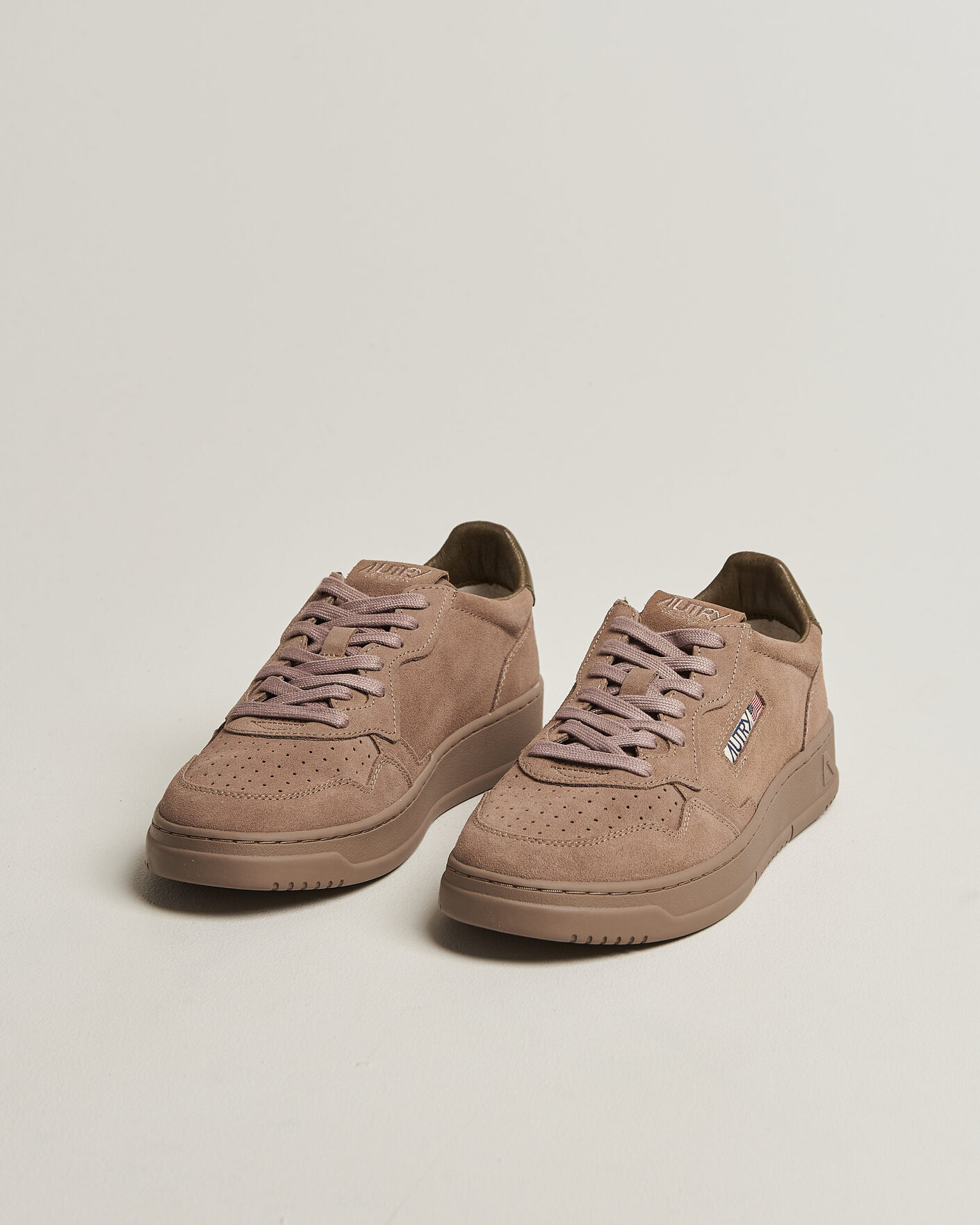 Herr | Sneakers | Autry | Medalist Low Suede Sneaker Antilope