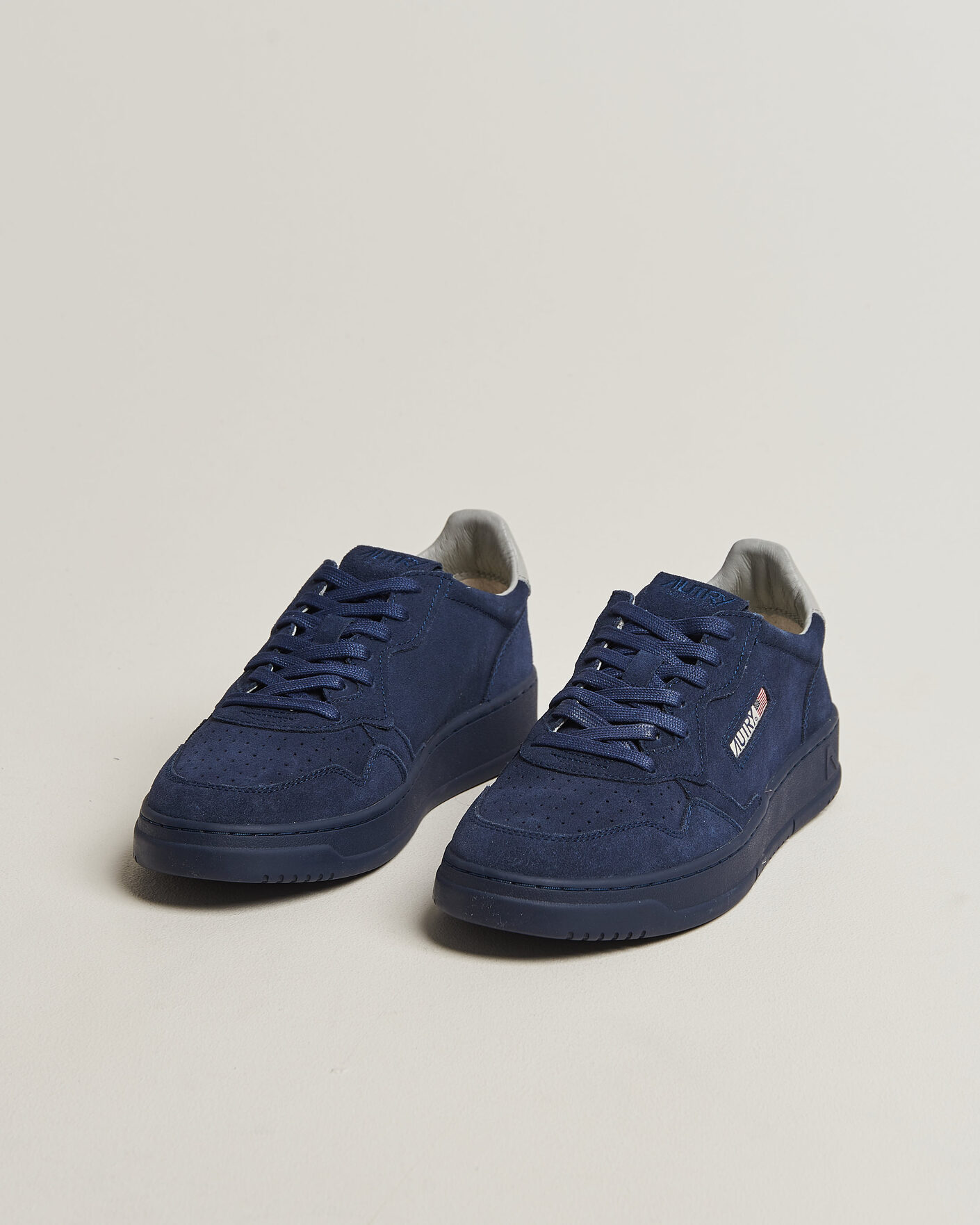 Herr | Sneakers | Autry | Medalist Low Suede Sneaker Navy