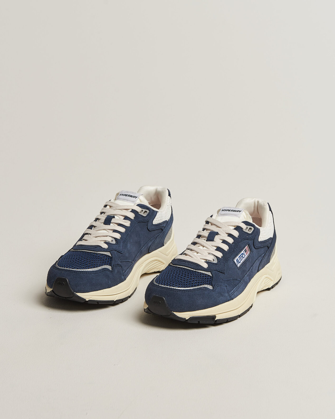 Herr | Sneakers | Autry | Hyperway Low Suede Running Sneaker Black