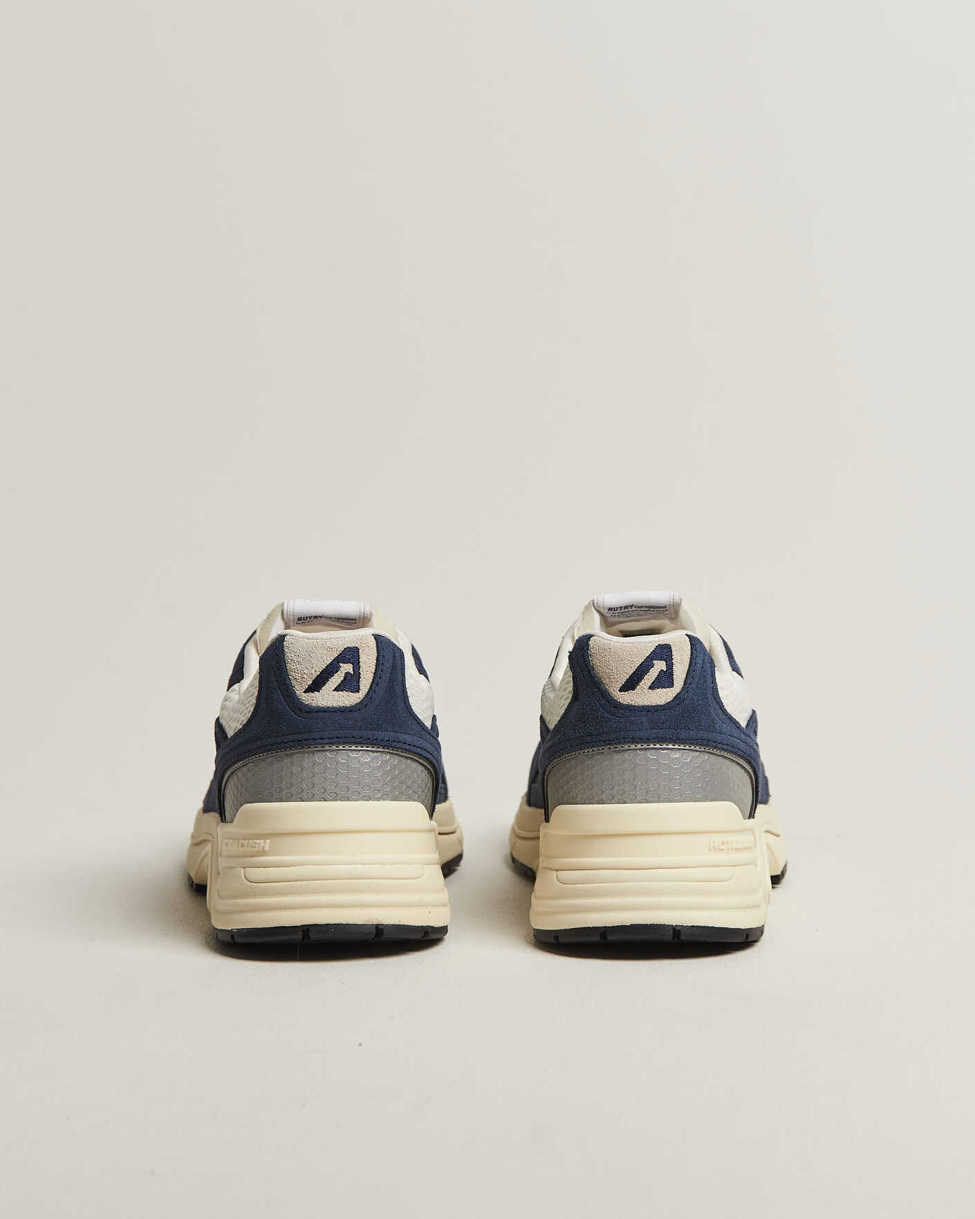 Herr | Sneakers | Autry | Hyperway Low Suede Running Sneaker Black
