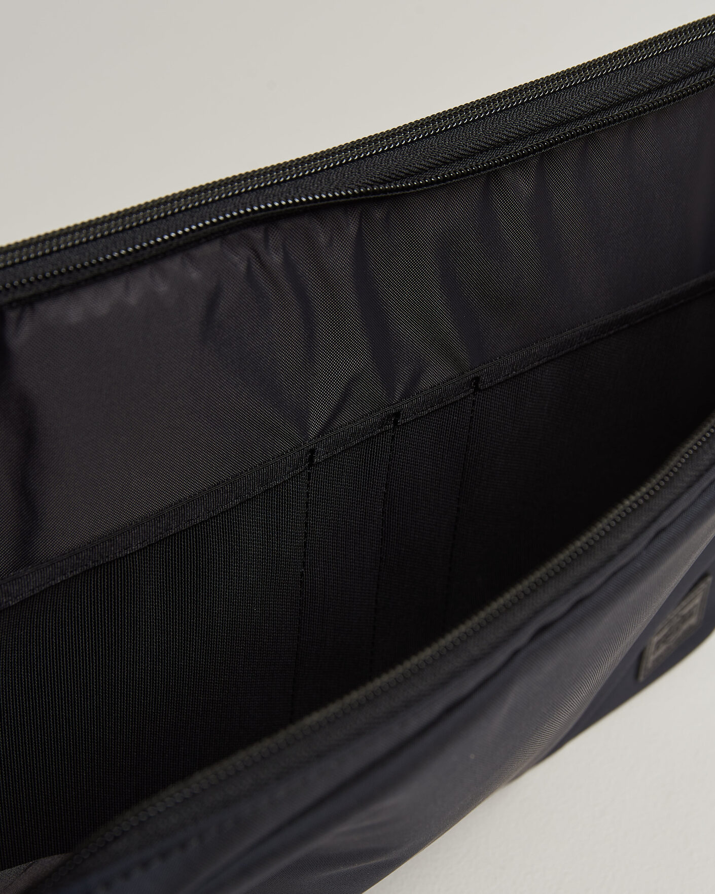 Herr | Väskor | Porter-Yoshida & Co. | View Document Case Navy