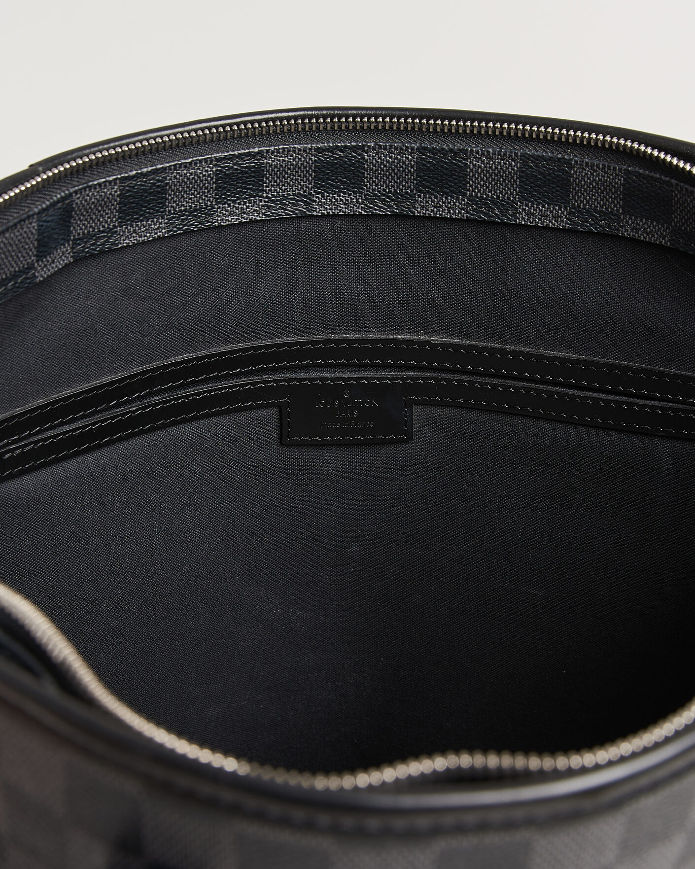 Herr | Pre-Owned & Vintage Bags | Louis Vuitton Pre-Owned | Tadao Tote Bag Damier Graphite