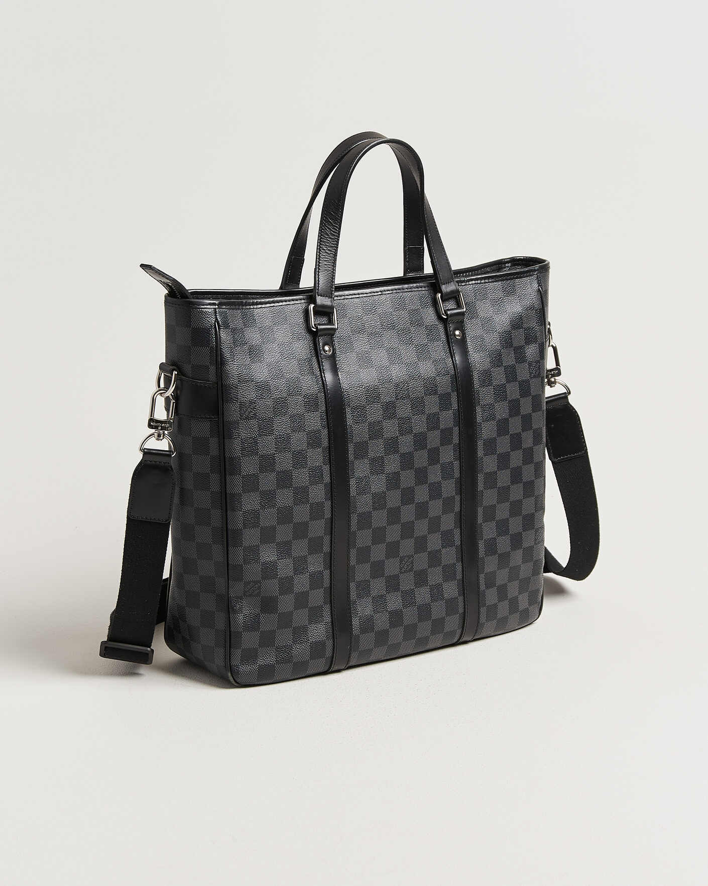 Herr | Pre-Owned & Vintage Bags | Louis Vuitton Pre-Owned | Tadao Tote Bag Damier Graphite